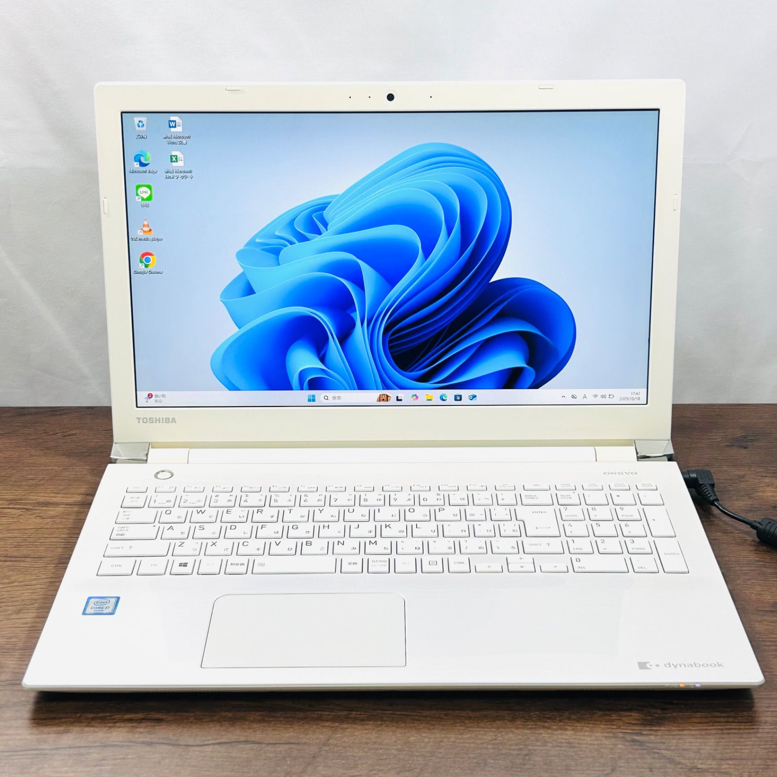 東芝ダイナブック 第6世代 i7 新品SSD1TB メモリ16GB Windows11 25H2