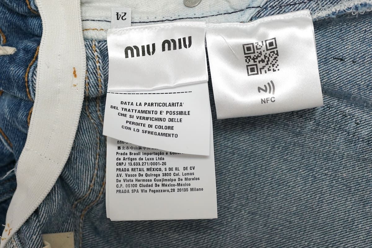 稀少 MIUMIU Levi's ミュウミュウ リーバイス パフスリーブ ダッチェスシルク 501 デニムパンツ ジーンズ ダメージ加工 24サイズ GWP408 1Y53【中古】