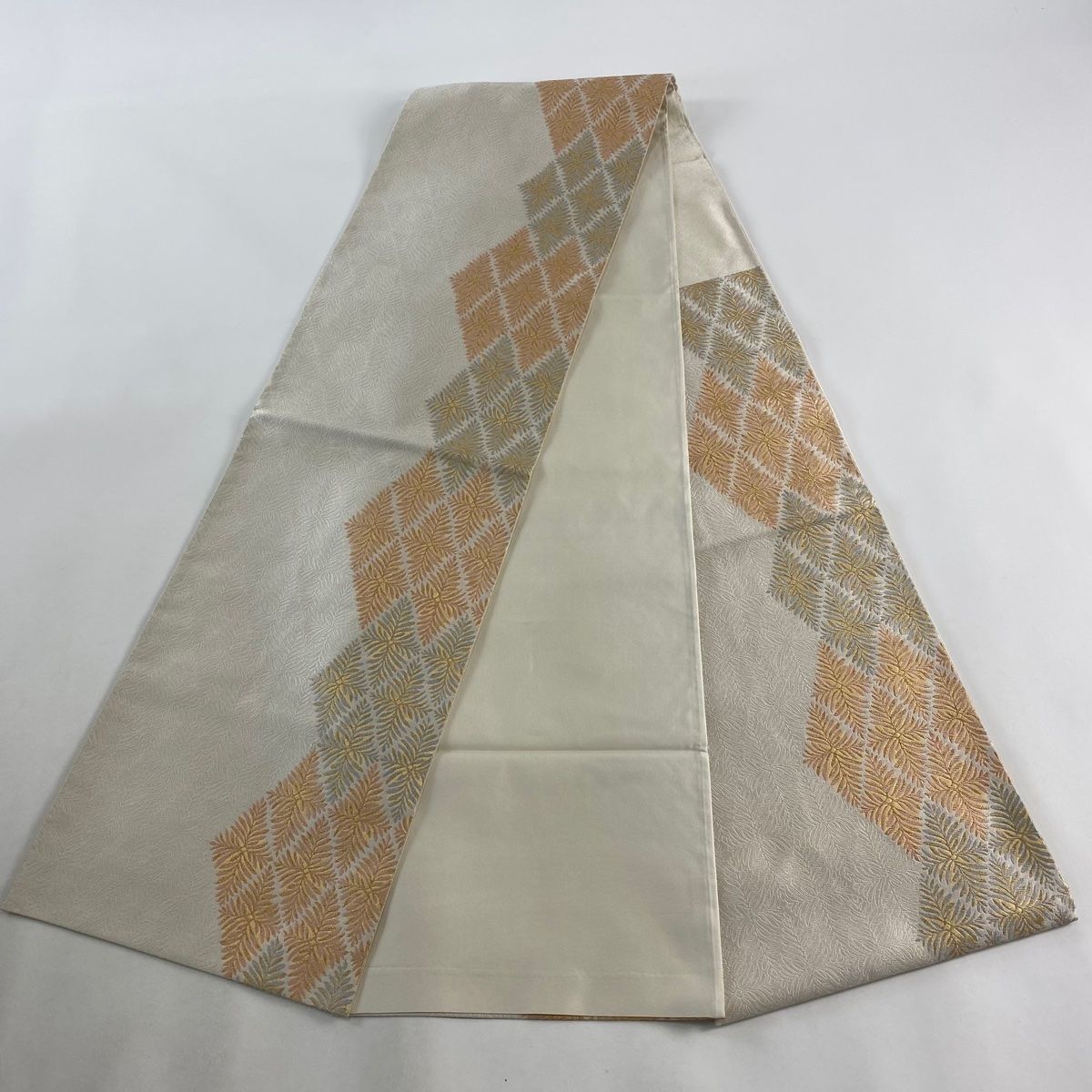 HES-2 袋帯 乳白色　金銀糸　有職和桜の菱栞文様 六通　美品 HES-2 袋帯 乳白色 金銀糸 有職和桜の菱栞文様 六通 美品 - メルカリ