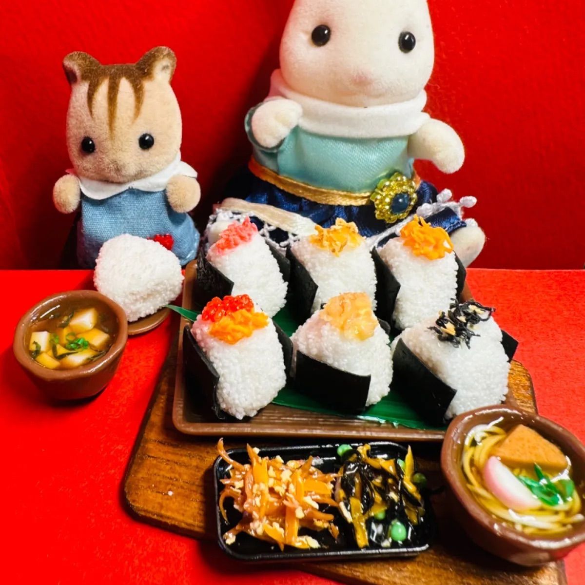 462 おむすびセット️ミニチュアフード　おむすび　おにぎり　ドールハウス　リカちゃん　シルバニア　樹脂粘土　ねんどろいど　ブライス　フィギュア　フェイクフード　ミニチュア