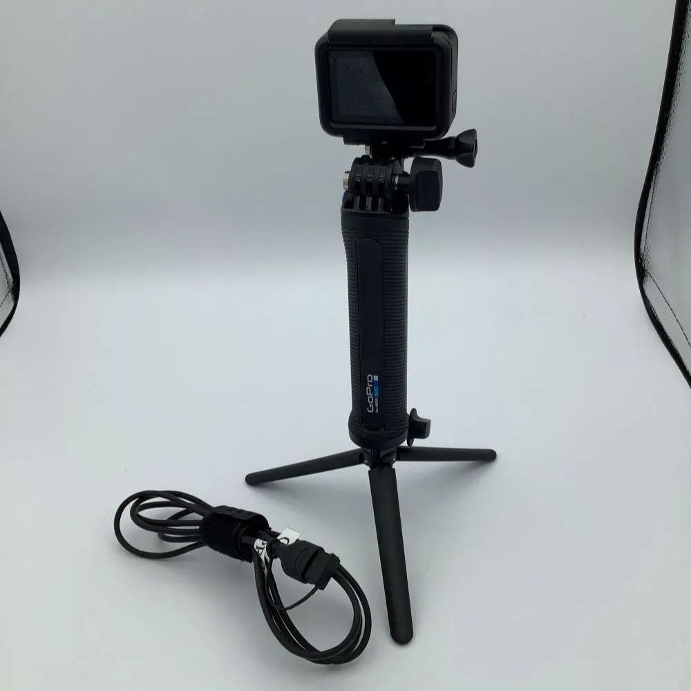 【最安値新登場】 GoPro 7 ゴープロ Black 本体 三脚 バッテリー USB付