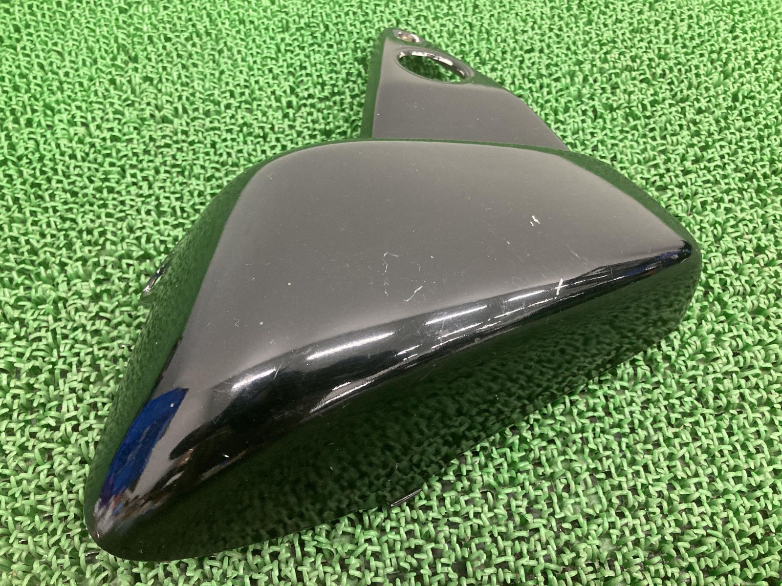 マグナ50 サイドカバー 右 GBZ ホンダ 純正 中古 バイク 部品 AC13 ペイント素材に 割れ欠け無し 品薄 希少品 車検 Genuine