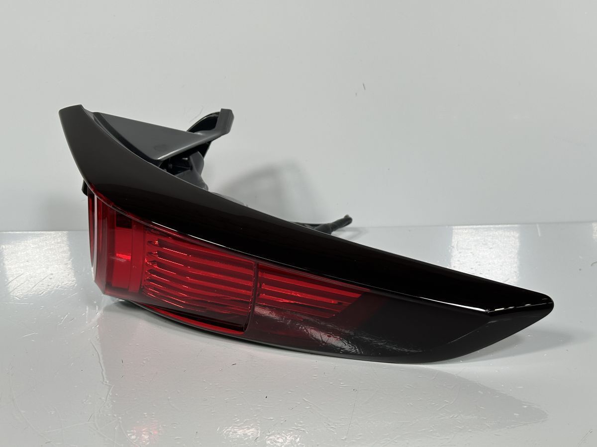破損キズなし CX-30 DMEP DM8P 純正 右テールランプAssy テールライト RH LED DFR5-51-150C DFR5-51150 RDM924-04 B 管理29443