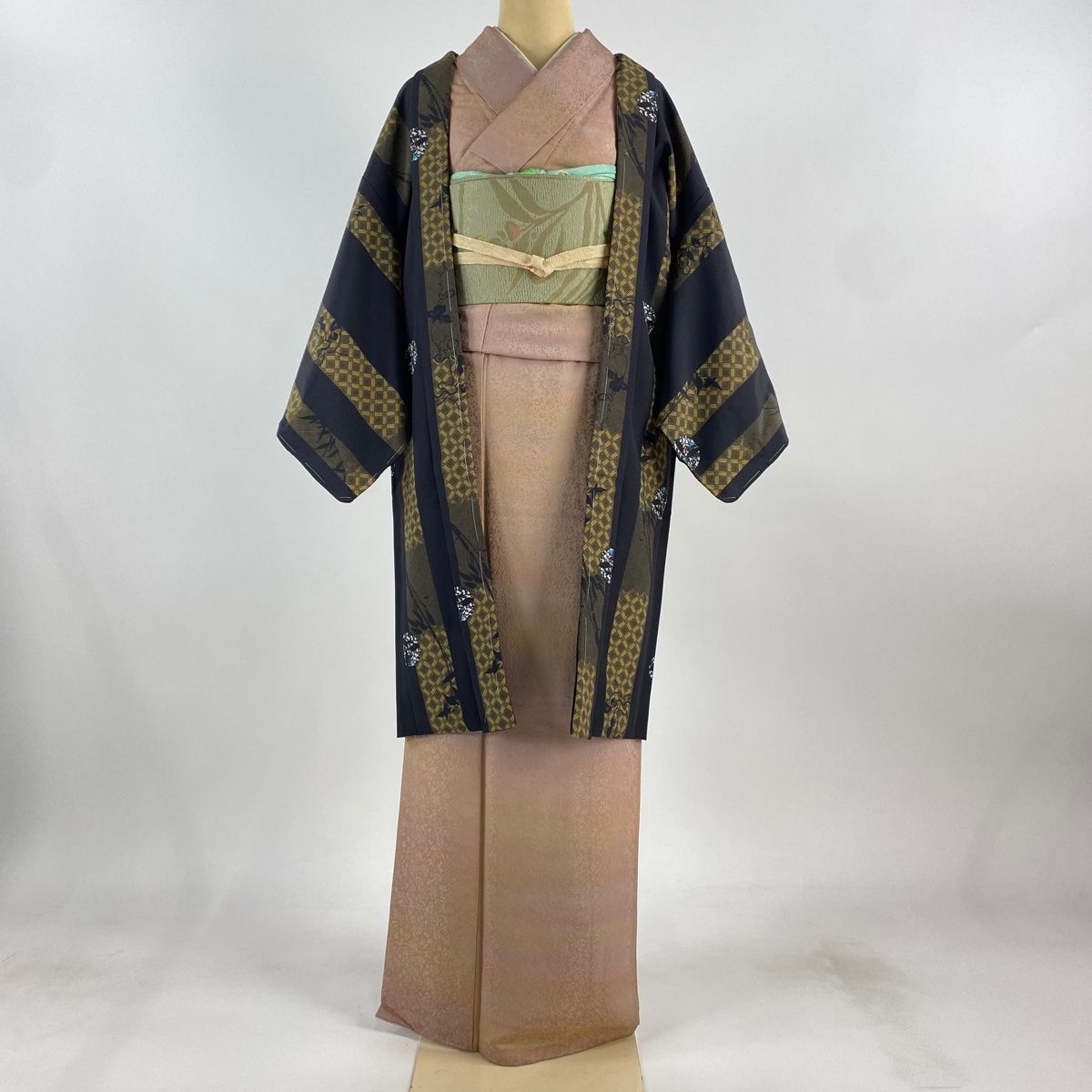 羽織 身丈98.5cm 裄丈61.5cm S 瓢箪 草花 墨色 化繊 美品 優品 【中古