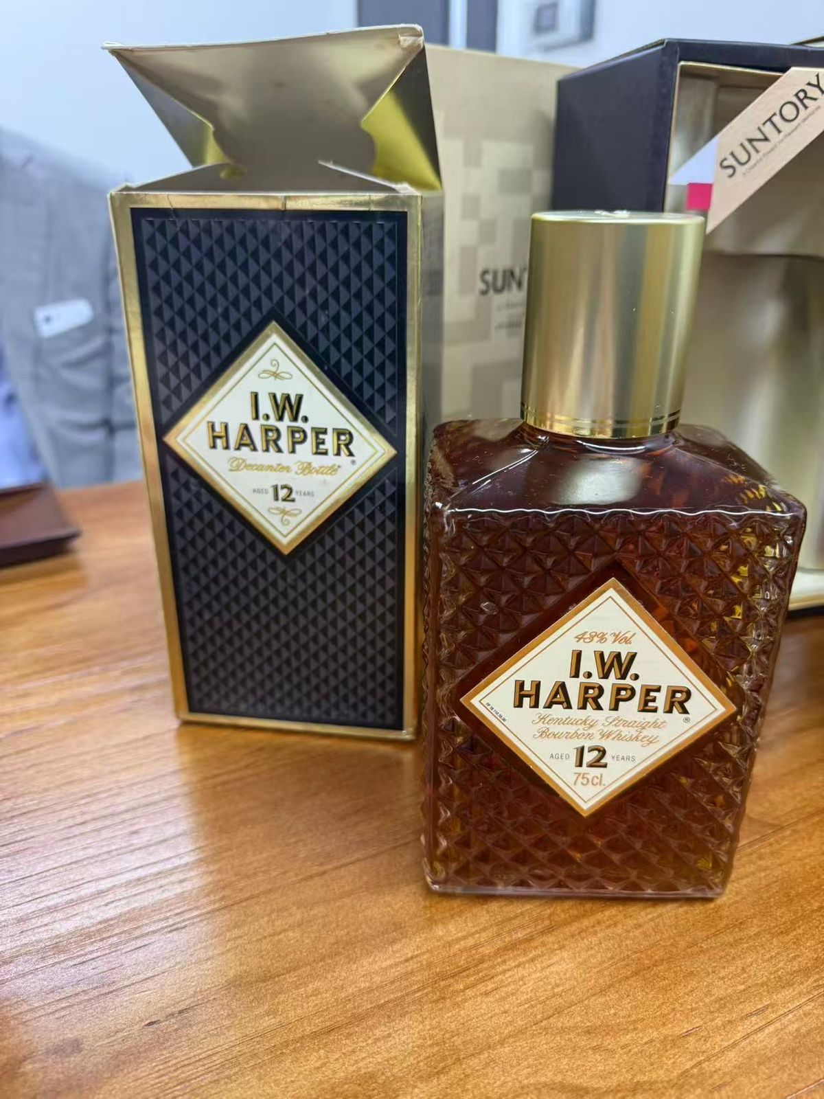 I.W.HARPER(IWハーパー)12年 750ml 2本 箱付き I.W.ハーパー 12年 |