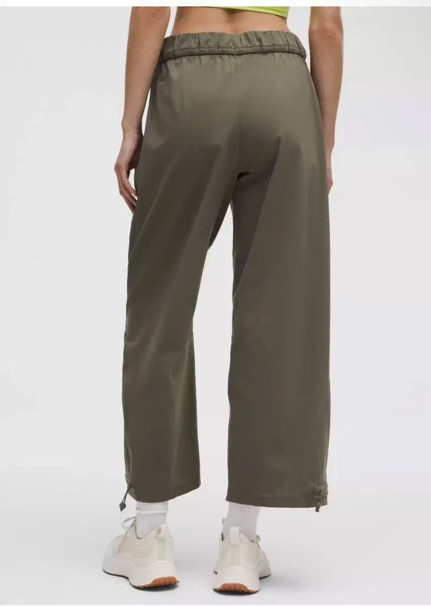 ルルレモン_ウーブン エア シンチャブル カーブ ジョガー パンツ - armg カーキ S