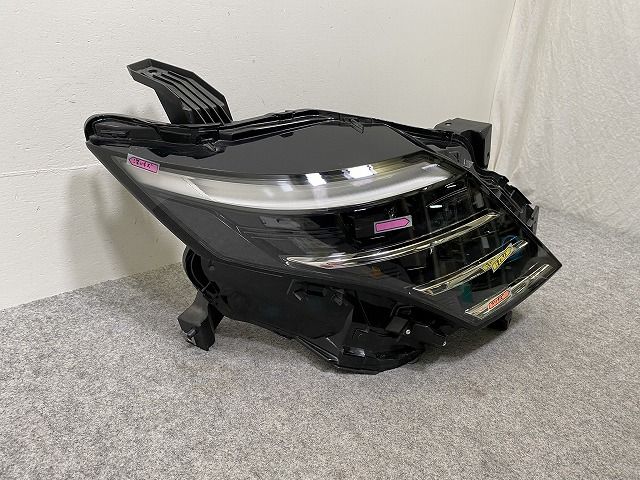 セレナ ハイウェイスター e-POWER C28 GC28 GFC28 純正 右 ヘッドライト ランプ LED レベライザー 刻印E KOITO 100-2379Y 日産 144512