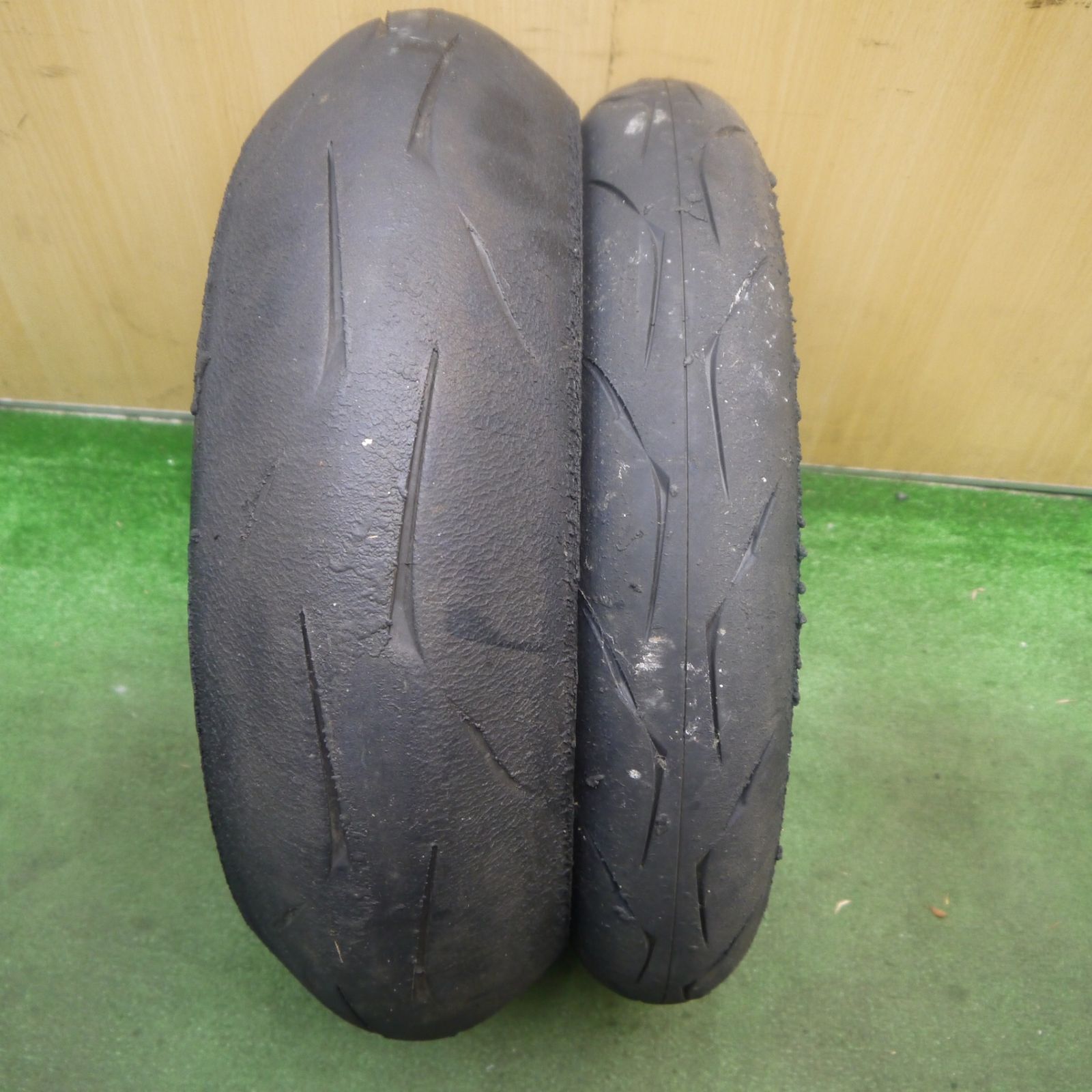 前後2本セット バイク タイヤ 120|600R17 180|640R17 ブリヂストン バトラックス レーシング R10 17インチ レース CBR600RR 等 5092209Hノタ