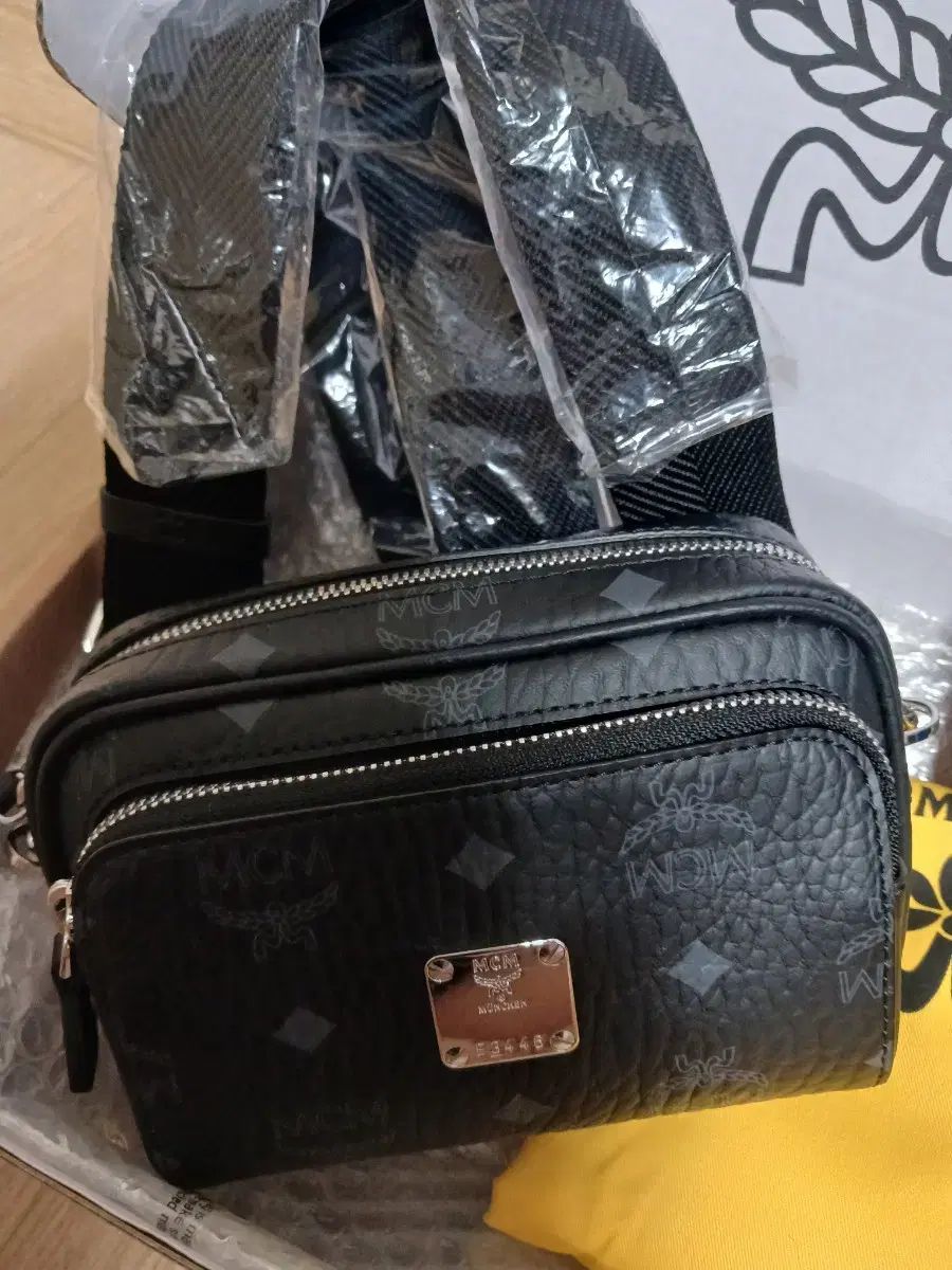 MCM エムシーエム ショルダーバッグ - 黒