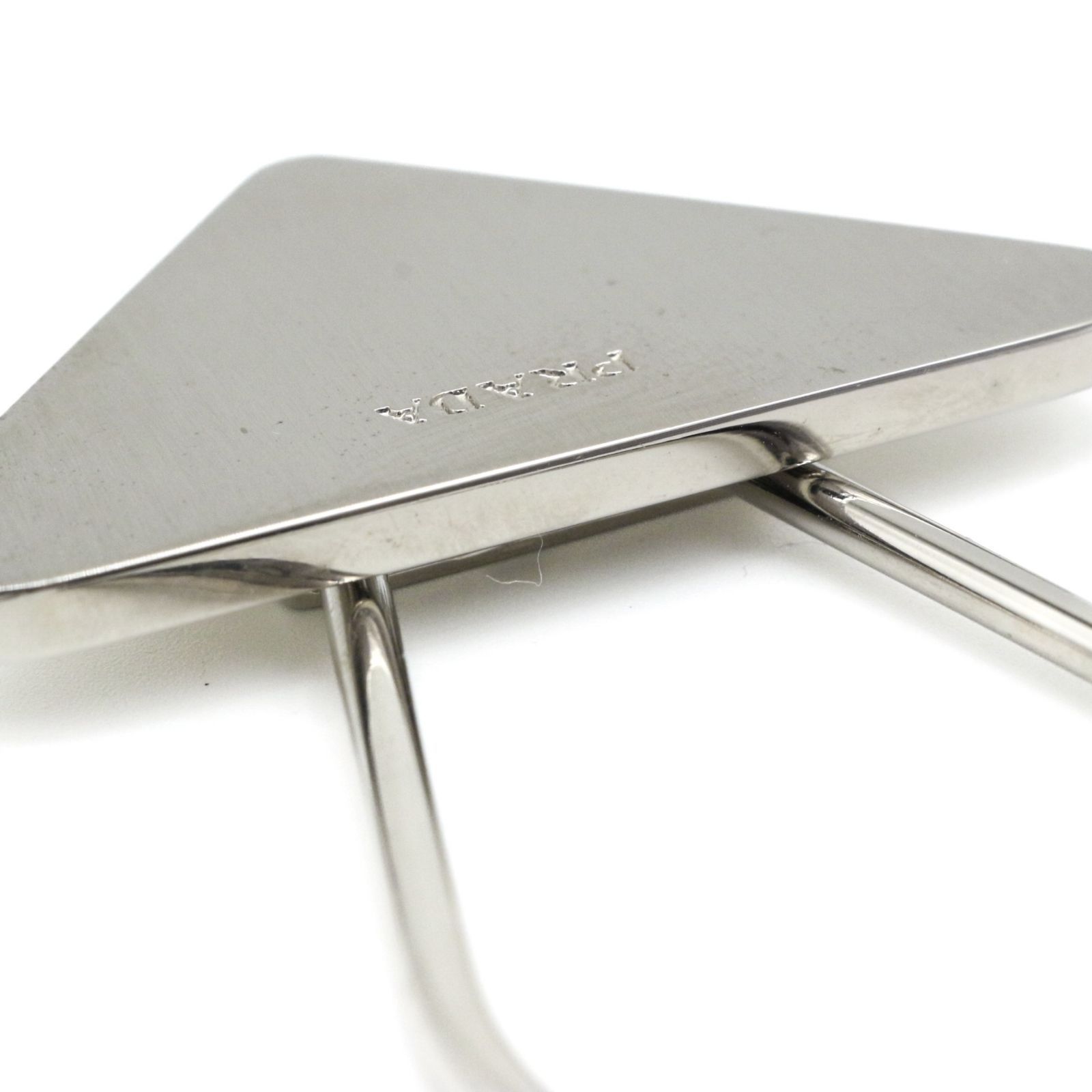 プラダ キーチャーム バッグチャーム キーホルダー 三角プレート  