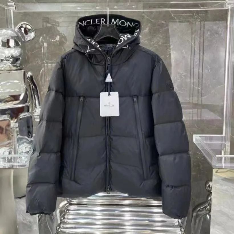 MONCLERモンクレール モンクラーダウンジャケット