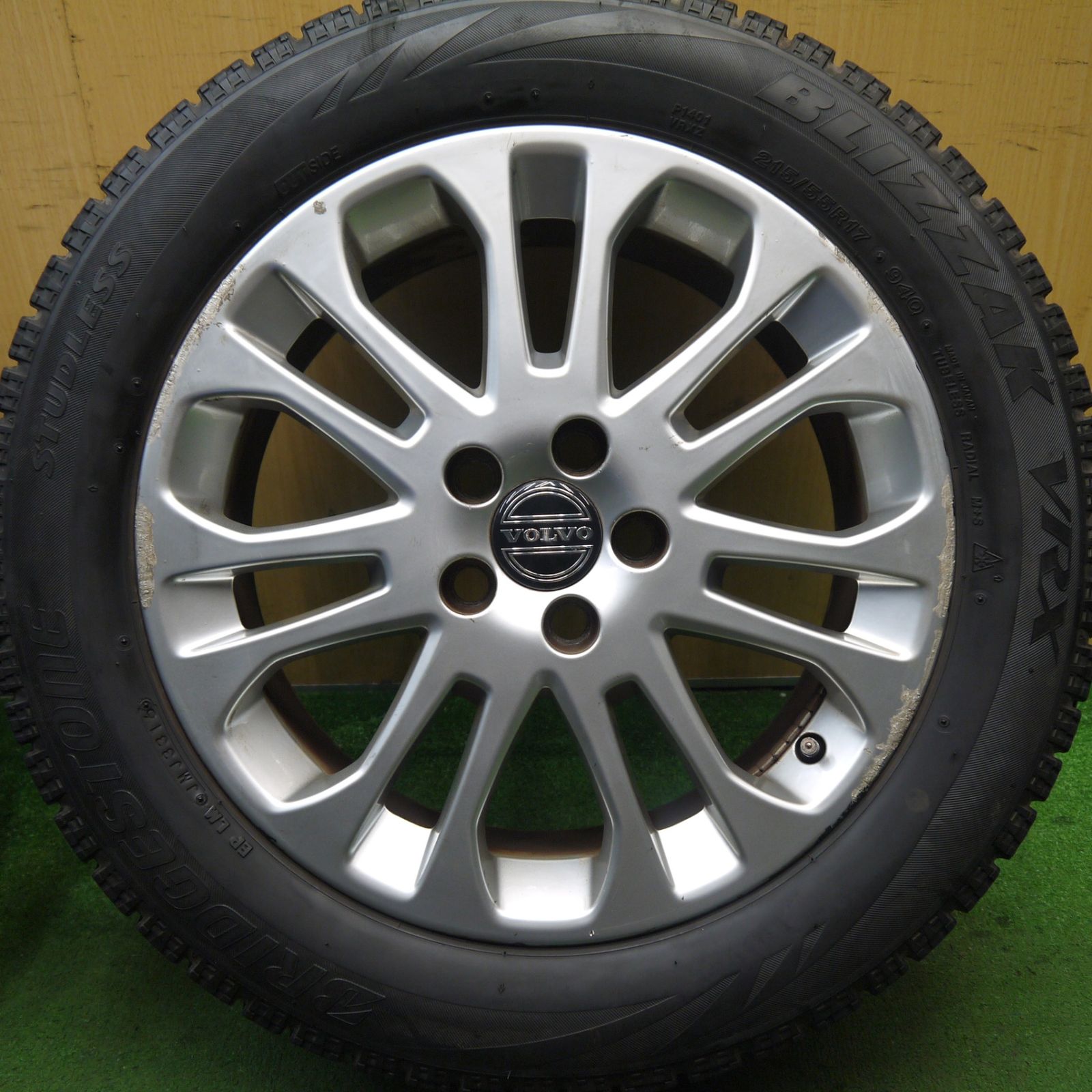 ベンツ純正アルミホイール&ブリザックスタッドレスタイヤ215/55/R17