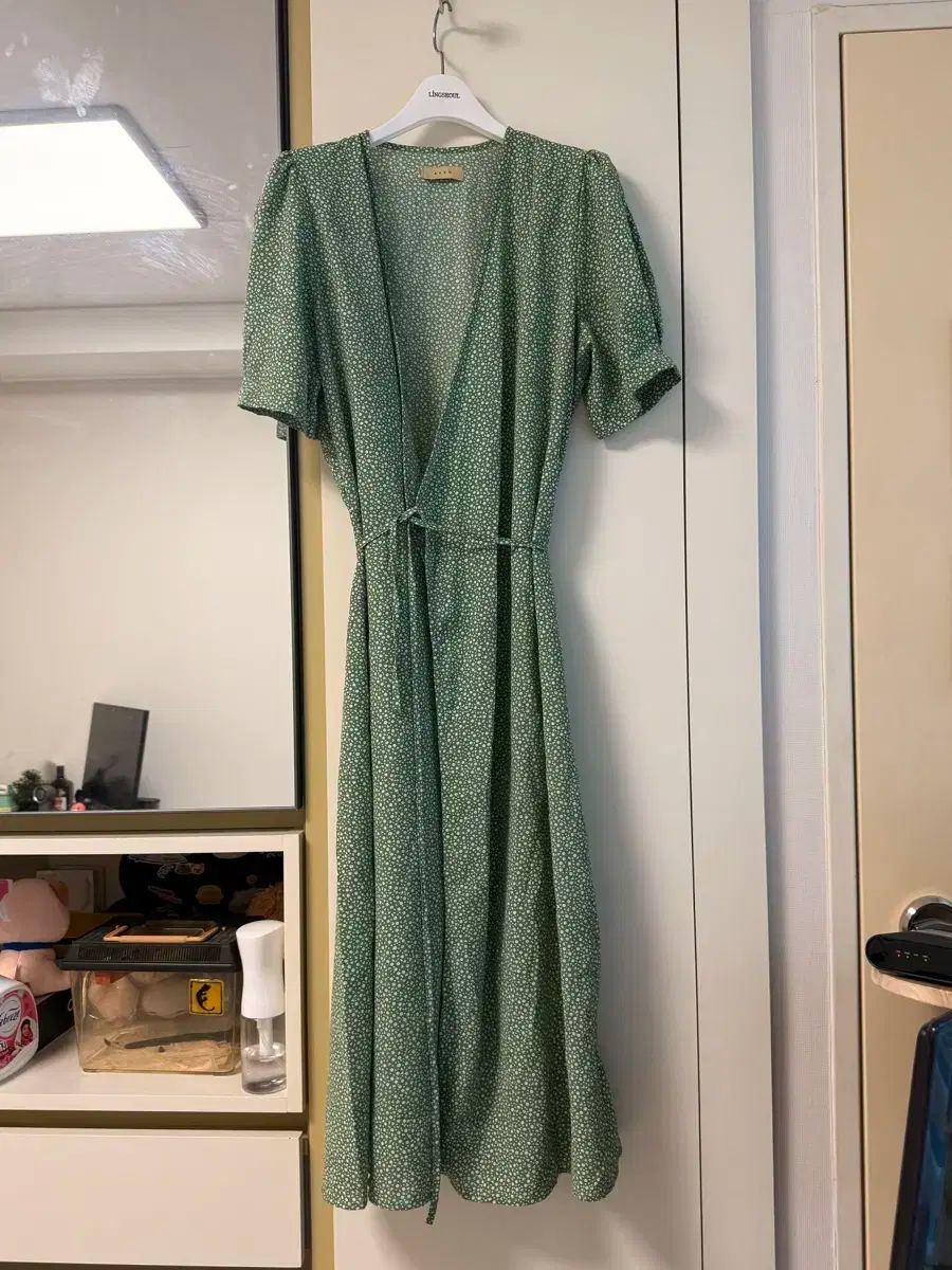 Rouje ラップワンピース カシュクール フラワー ロザリー ドレス グリーン Rouje ラップワンピース カシュクール フラワー ロザリー ドレス