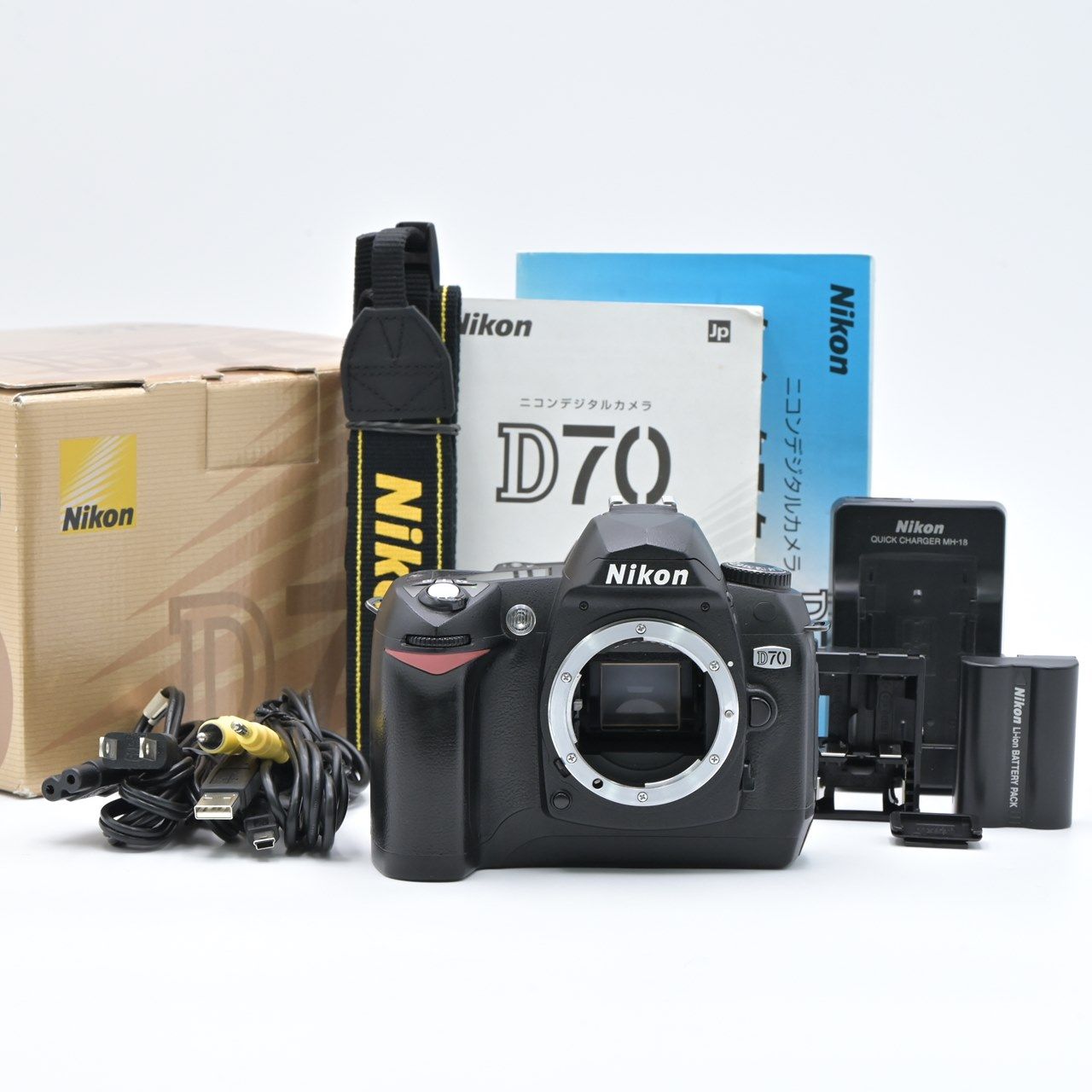 Nikon ニコン D70 デジタルカメラ ボディ デジタル一眼レフカメラ