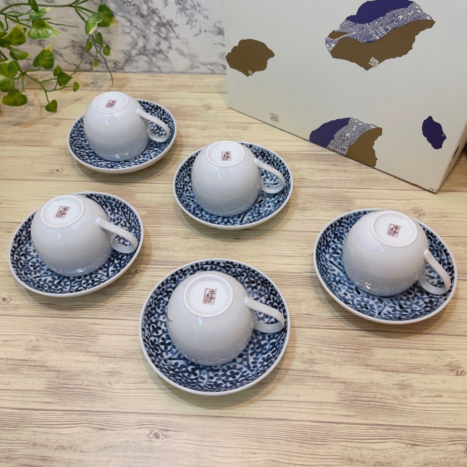 九谷焼 豪華 コーヒー 紅茶 碗皿 草花絵変り 5客 セット - メルカリ 九谷焼 豪華 コーヒー 紅茶 碗皿 草花絵変り 5客 セット - メルカリ