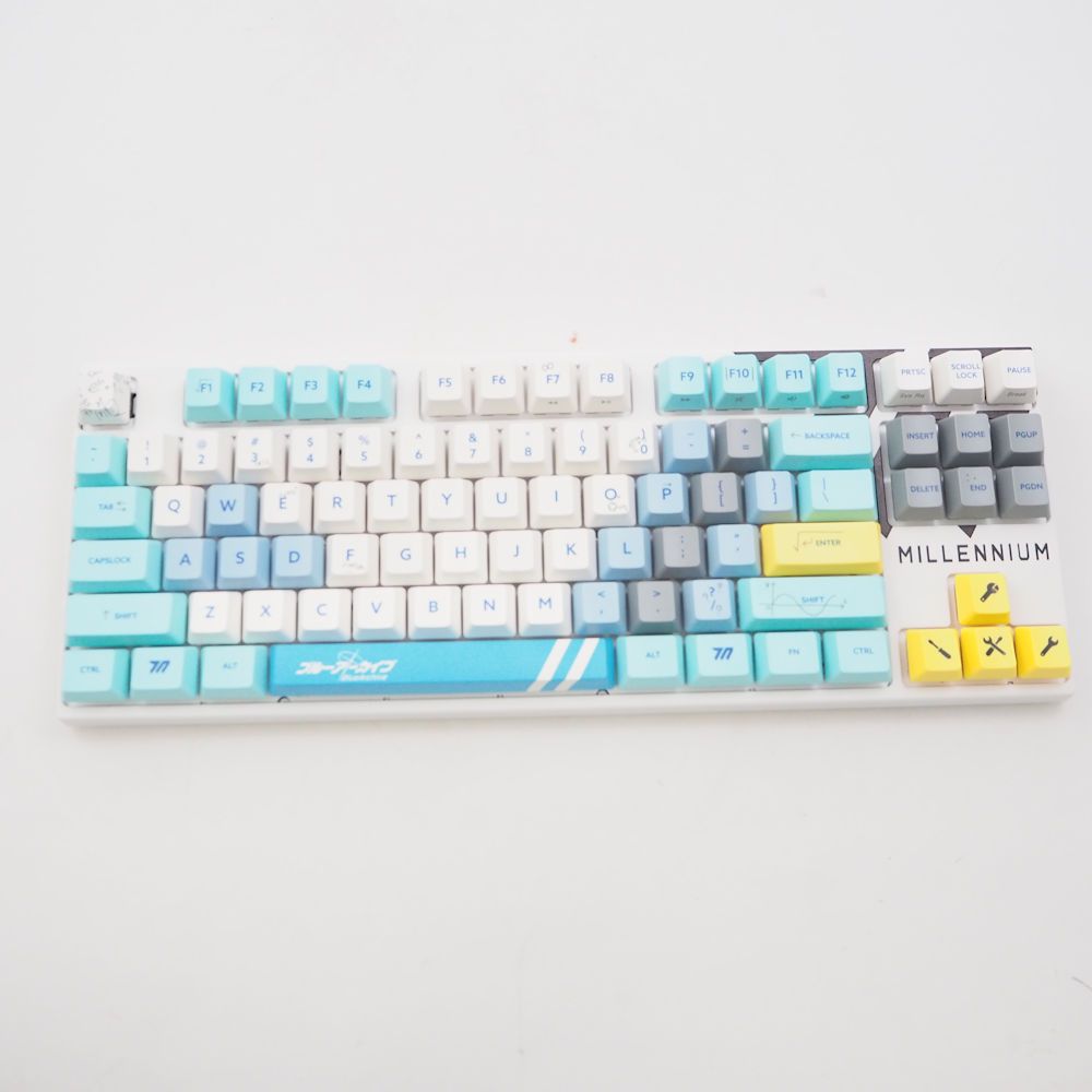 ふもコレ×ブルーアーカイブ キーボード　Varmilo アミロ VARMILO アミロ VEM87 ふもコレ ブルーアーカイブ ゲーミング