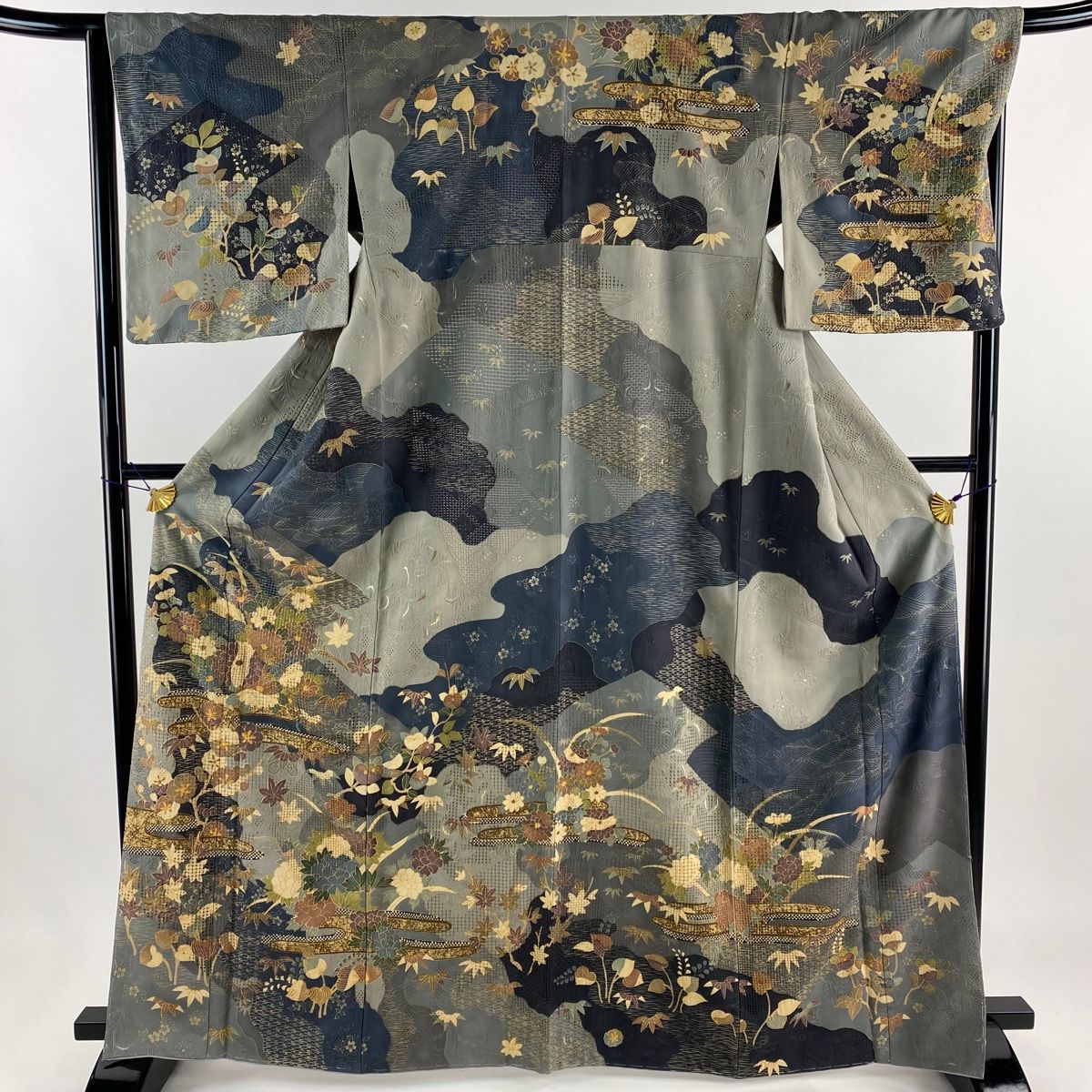 訪問着 身丈165cm 裄丈66.5cm M 袷 ヱ霞 草花 刺繍 染分け 灰色 正絹  