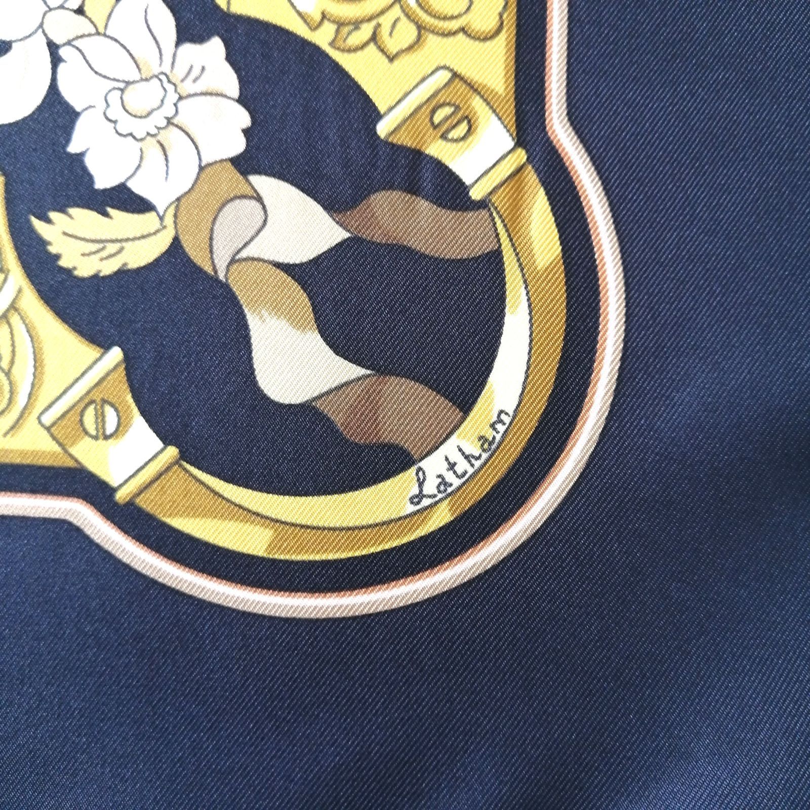 希少　HERMES エルメス　カレ90 黒　Copeaux おがくず 美品 エルメス HERMES スカーフ カレ90 おがくず Copeaux 大判