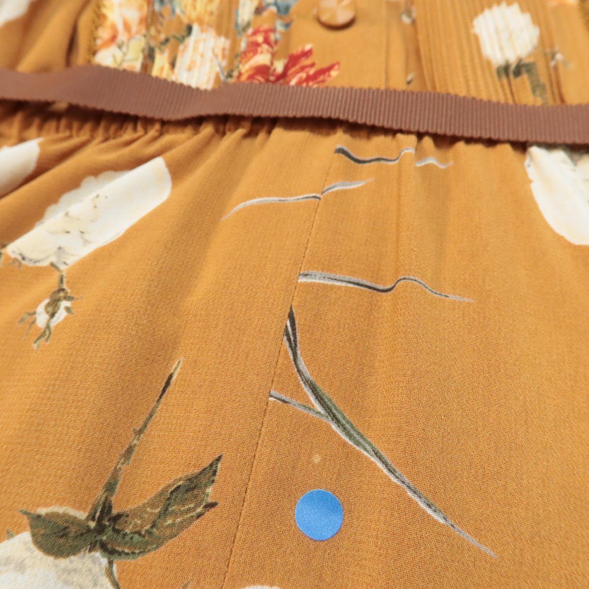 カネコイサオ☆花柄のワンピース レース襟がキュート！ピンタック