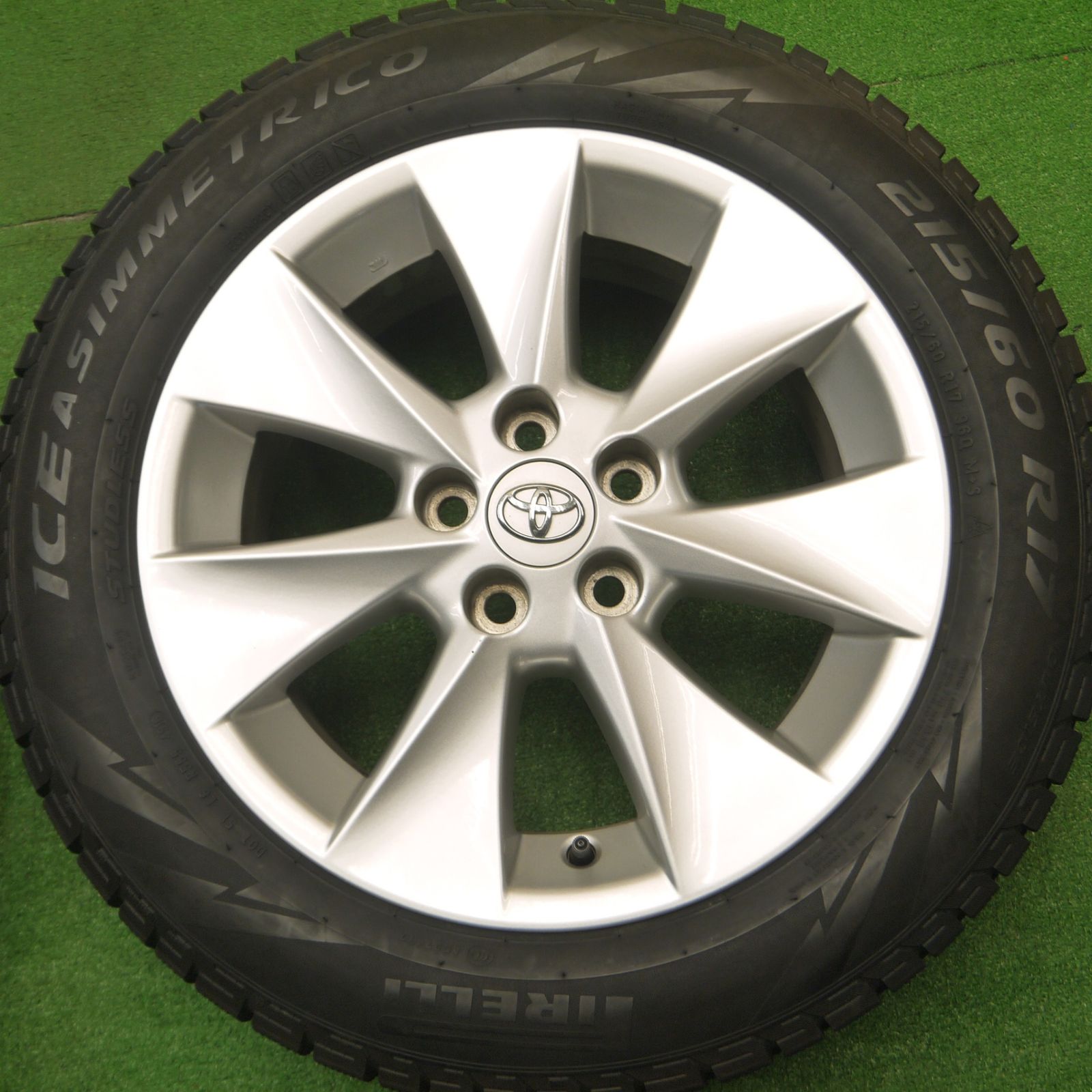 ☆超バリ溝極上品215⁄60R17 グッドイヤー スタッドレスタイヤ4本SET☆