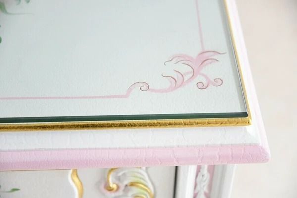 ナイトテーブル