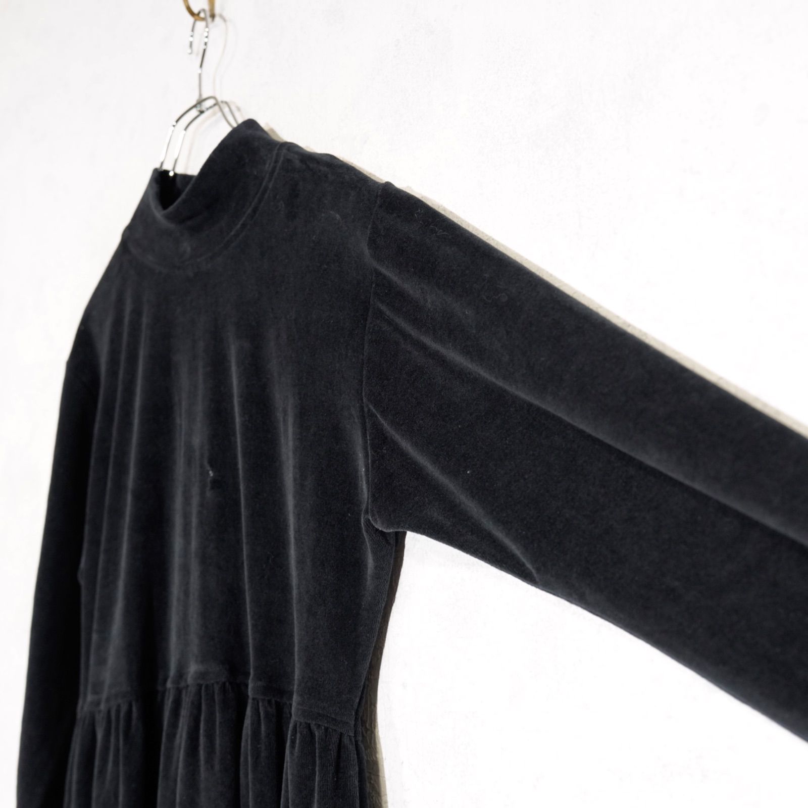 USA VINTAGE ERIKA-COMPANY BLACK COLOR DESIGN VELOUR ONE PIECE アメリカ古着ブラック デザインベロアワンピース BLACKFEMALETHERAPIST_ORG