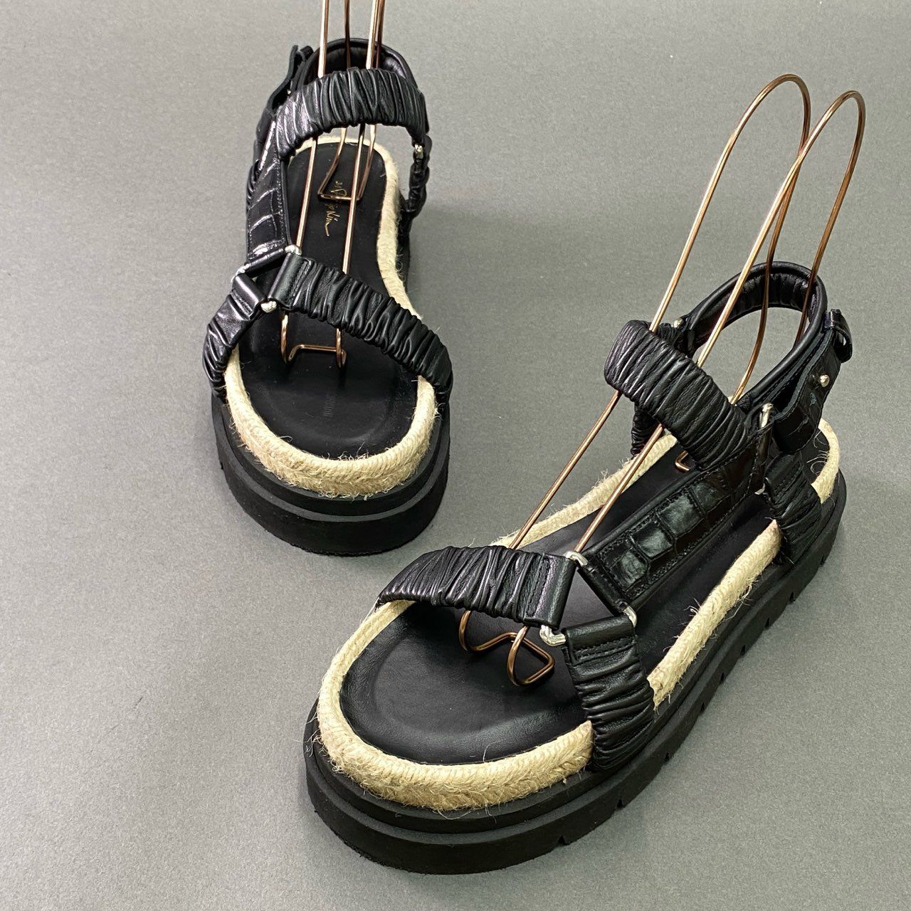 送料関税込【3.1 Phillip Lim】Zストラップ ラグソール サンダル 3.1 PHILLIP LIM(スリーワンフィリップリム)ブラックレザー
