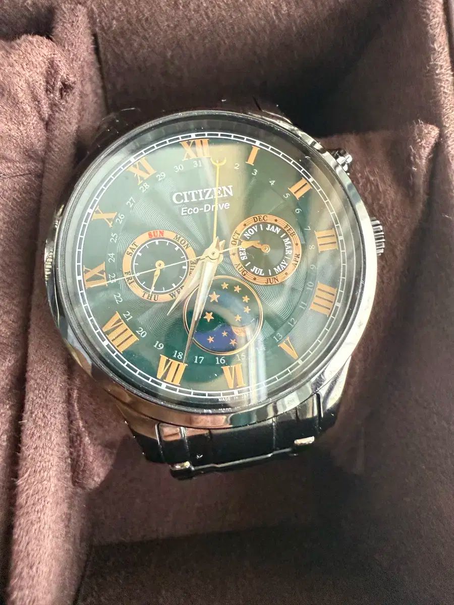 市民 エコドライブ ムーンフェイズ 緑 ブラック 時計