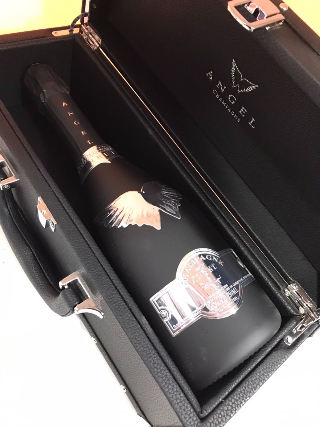 未開栓 エンジェルシャンパン 750ml