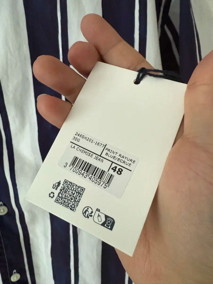 48 JACQUEMUS