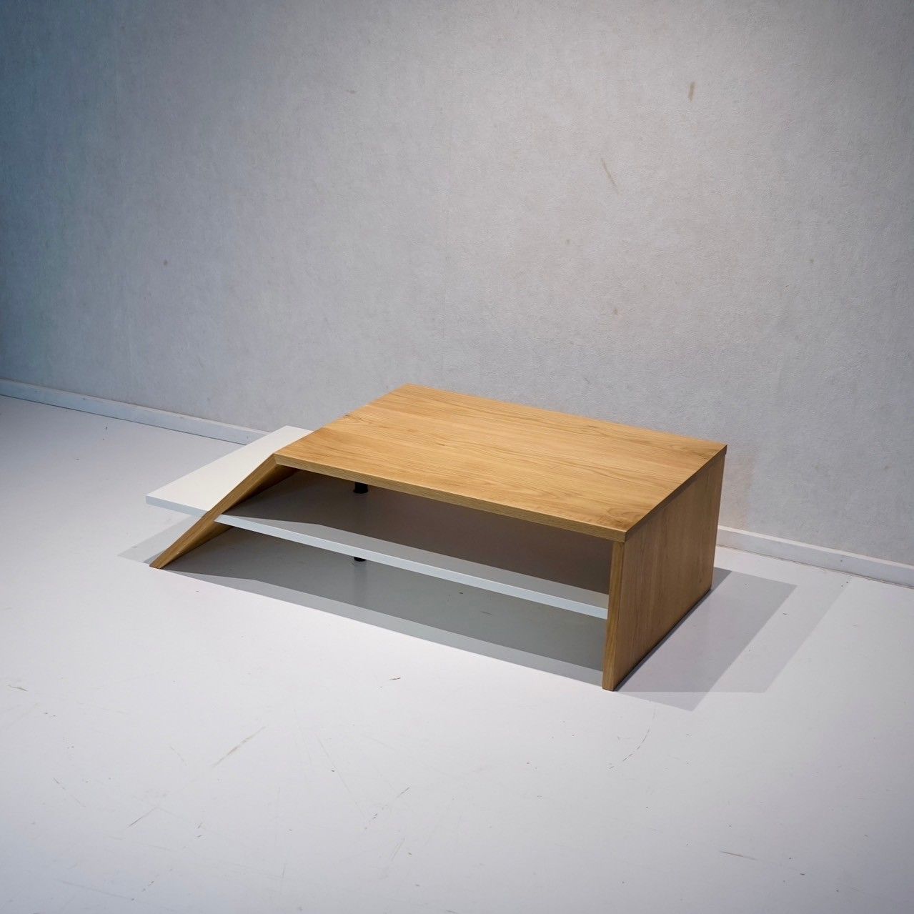 L3705-258 英国アンティーク オーク ローテーブル センターテーブル L3705-258 英国アンティーク オーク ローテーブル センター