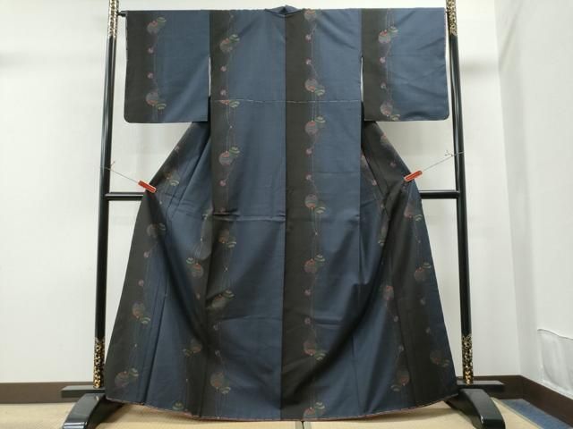 平和屋着物○本場大島紬 9マルキ 泥染め 鈴吉祥花文 くぼた謹製 証紙