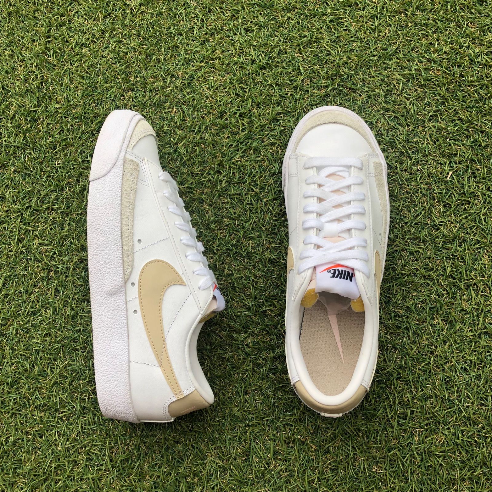 美品24 NIKE BLAZER LOW '77 ナイキ ブレザーHT712 - メルカリ