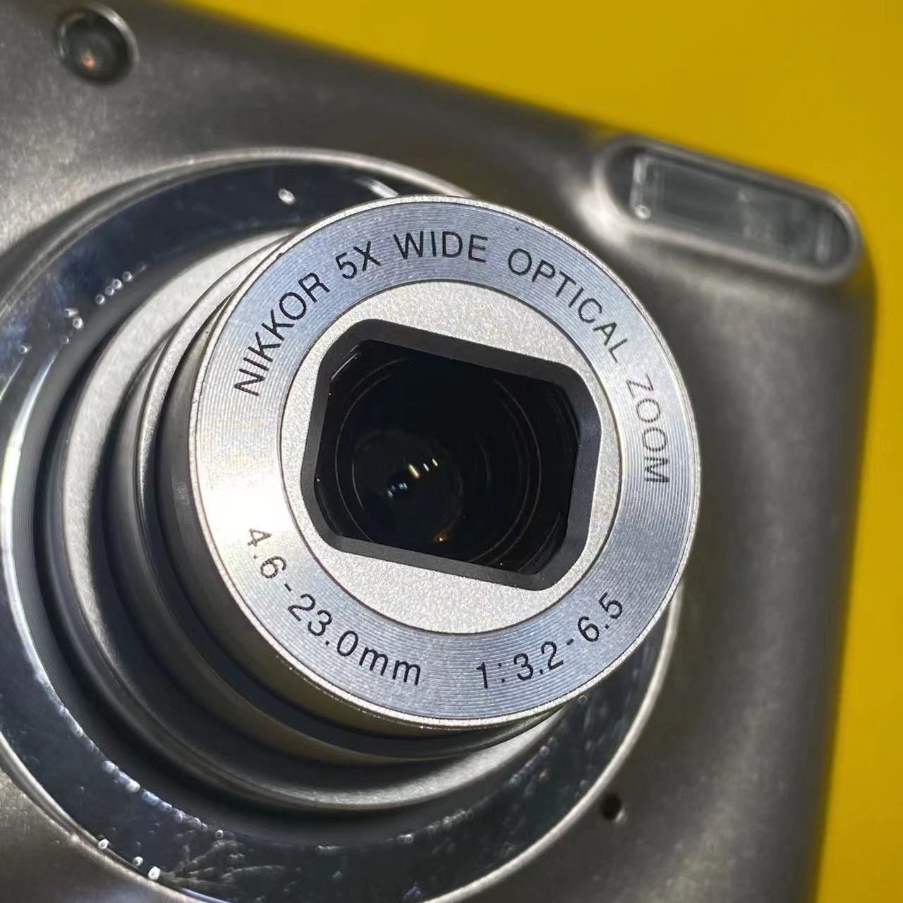 Nikon CoolpixA10 シルバー 単三電池使用 - メルカリ