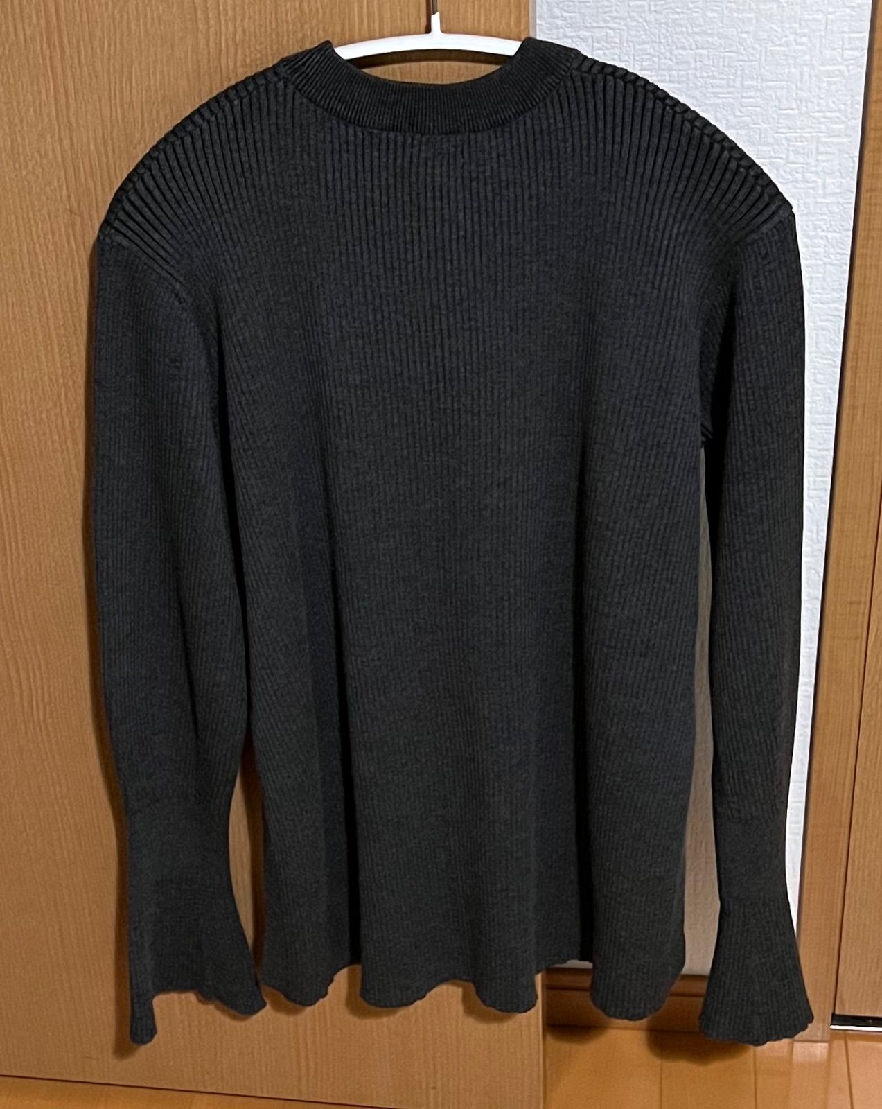 専門ショップ 新品、未使用 MANOF マノフ FLARE CUFF KNIT TOPS ニット