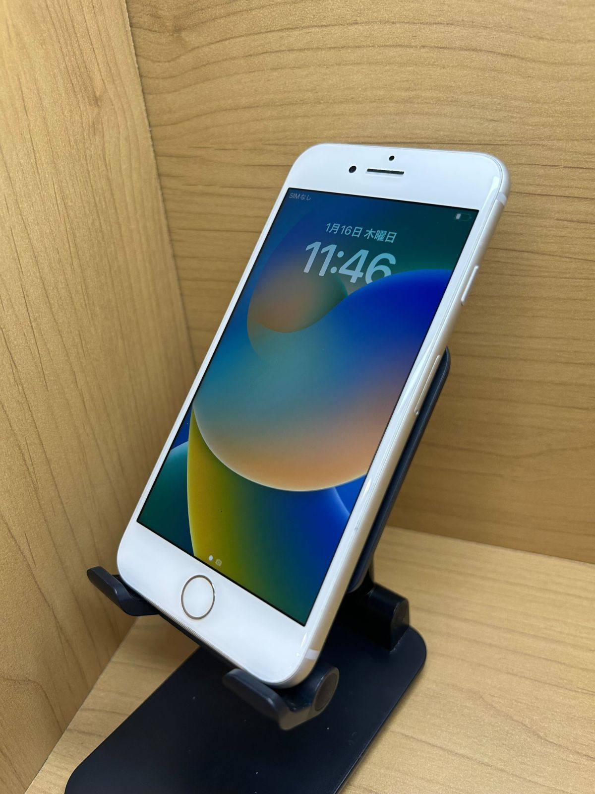 61652】【SIMロック解除済】iPhone 8 64GB au シルバー (61652