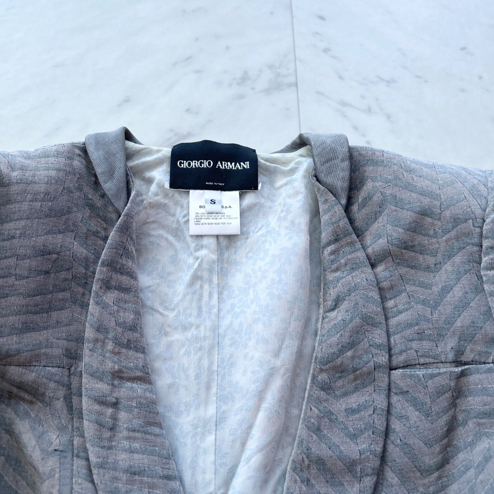 ジョルジオアルマーニ　絹100% テーラードジャケット　36 グレー　光沢　比翼 ジョルジオアルマーニ 絹100% テーラードジャケット 36 グレー 光沢