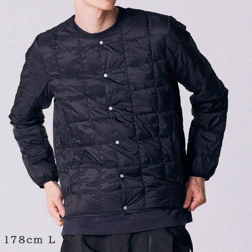 タイオン メンズ ベーシック クルーネックボタン インナーダウンジャケット 定番無地 TAION-104 ライトダウンジャケット ダークオリーブ