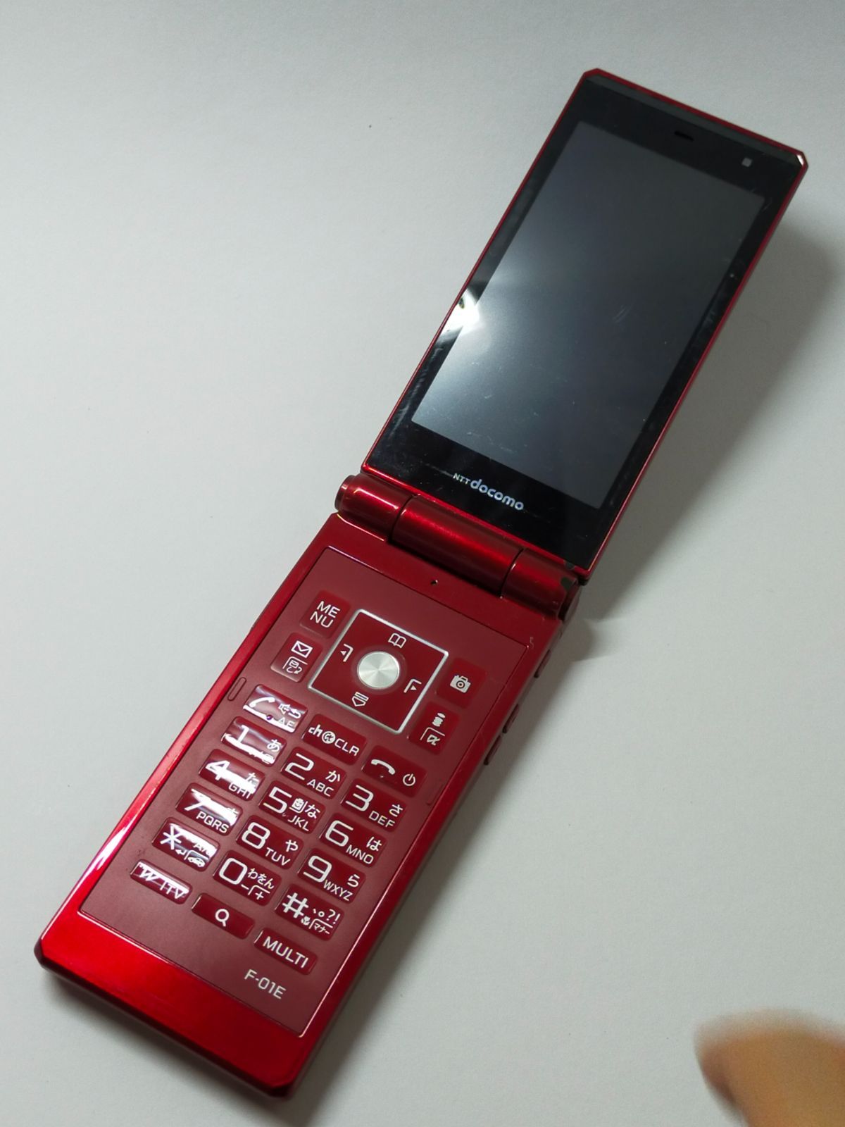 現品限り一斉値下げ！ docomo F-01E 携帯電話 ガラケー 携帯電話本体