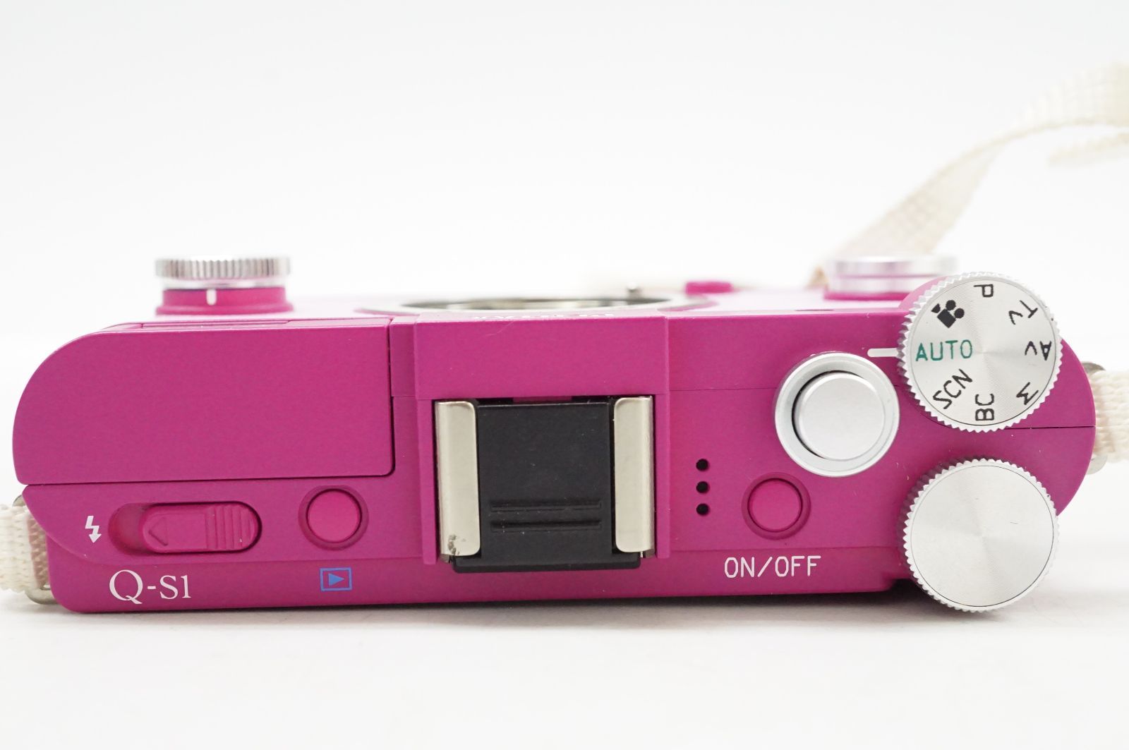 美品】PENTAX Q7 ミラーレス一眼（レンズ3つ、バッテリ3つ） PENTAX Q7