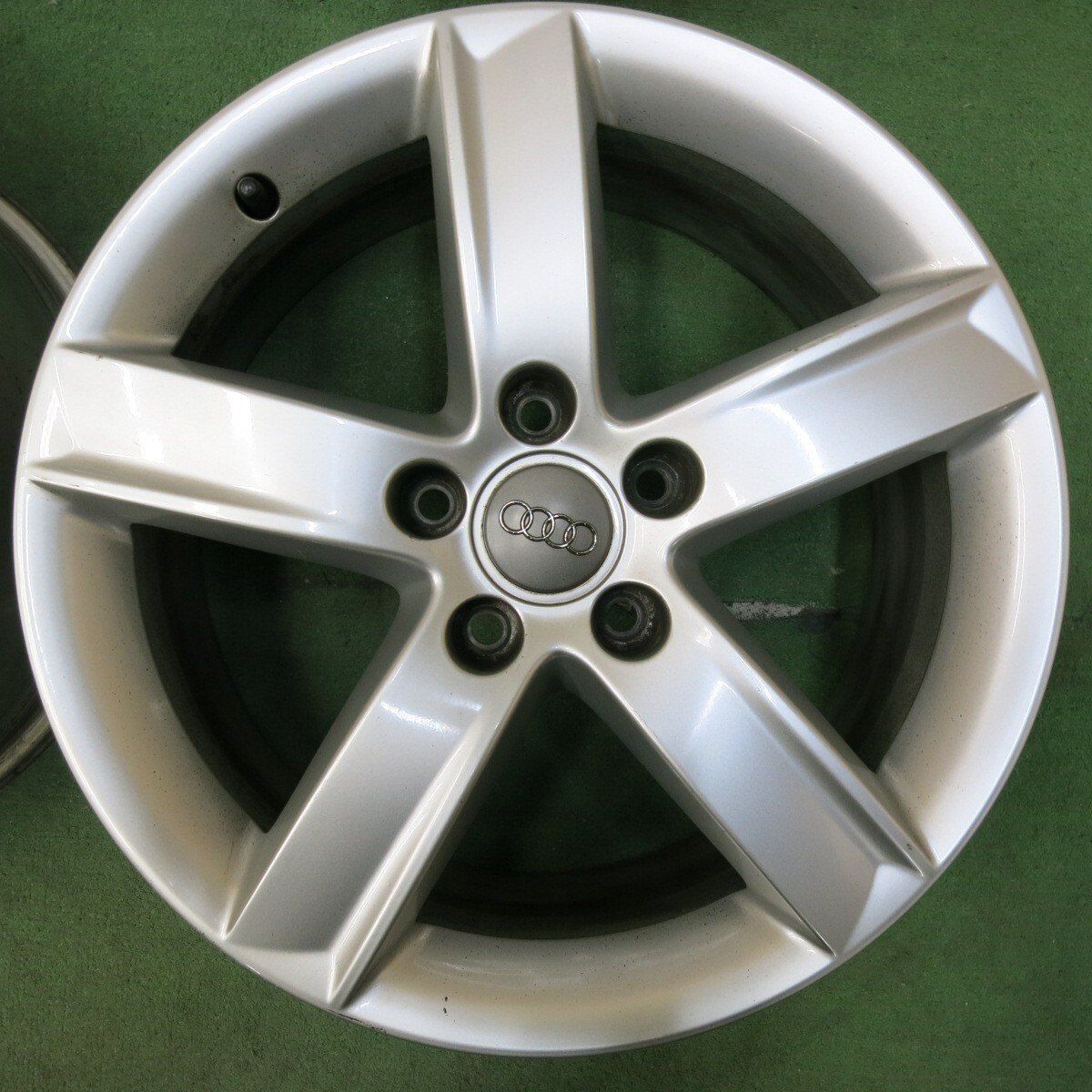 8T A5