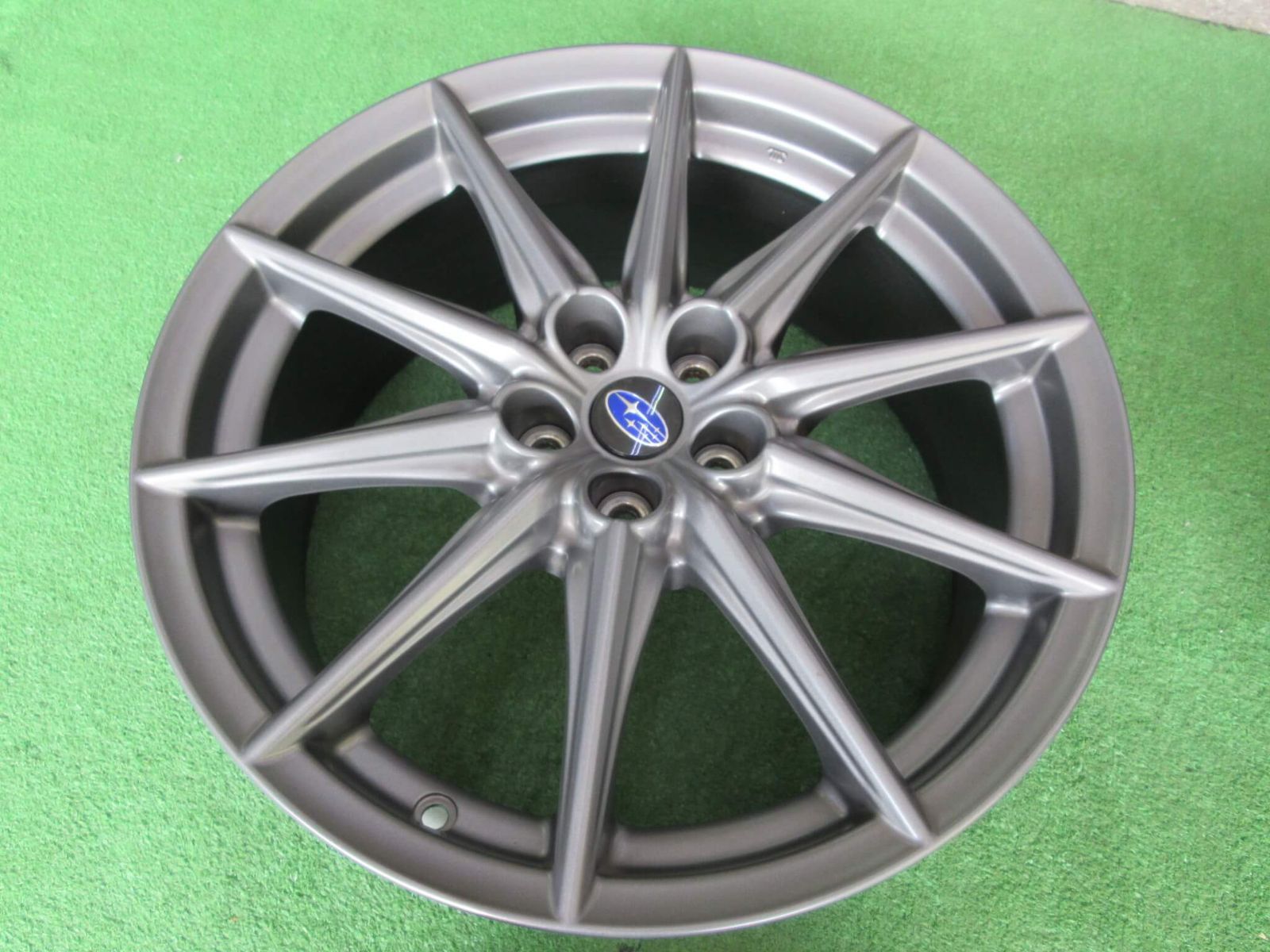 スバル 18インチ ダークグレー ホイール スバル 18インチ ダークグレー ホイール スバル 18インチ ダークグレー