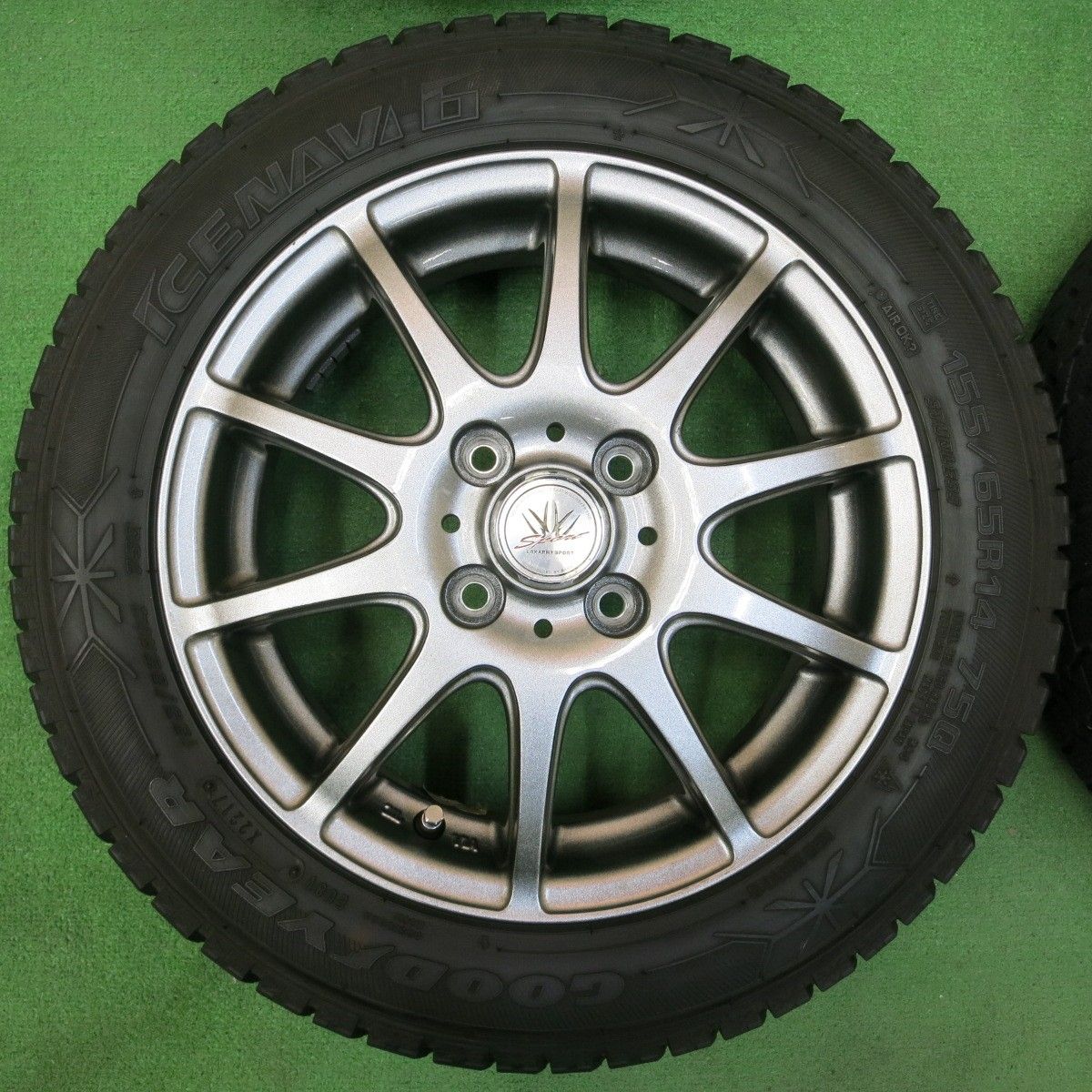 送料無料* バリ溝！綺麗！9分☆LOXARNY SPORT BADX 155/65R14 スタッドレス グッドイヤー アイスナビ6 ロクサーニ  14インチ PCD100/4H☆4042503イス - メルカリ