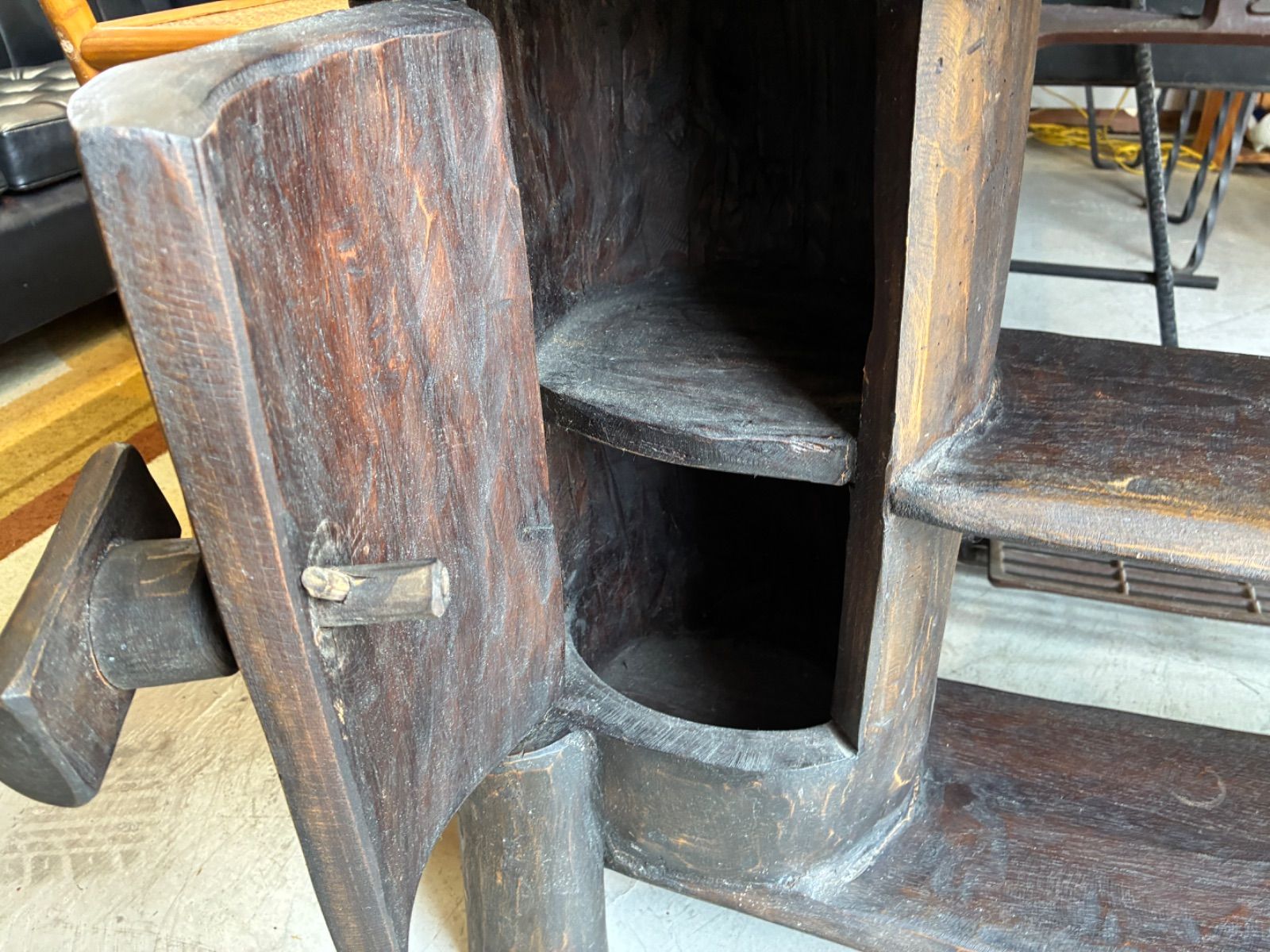 アンティーク/丸太チェスト/木工品/飾り棚/サイドボード/インテリア