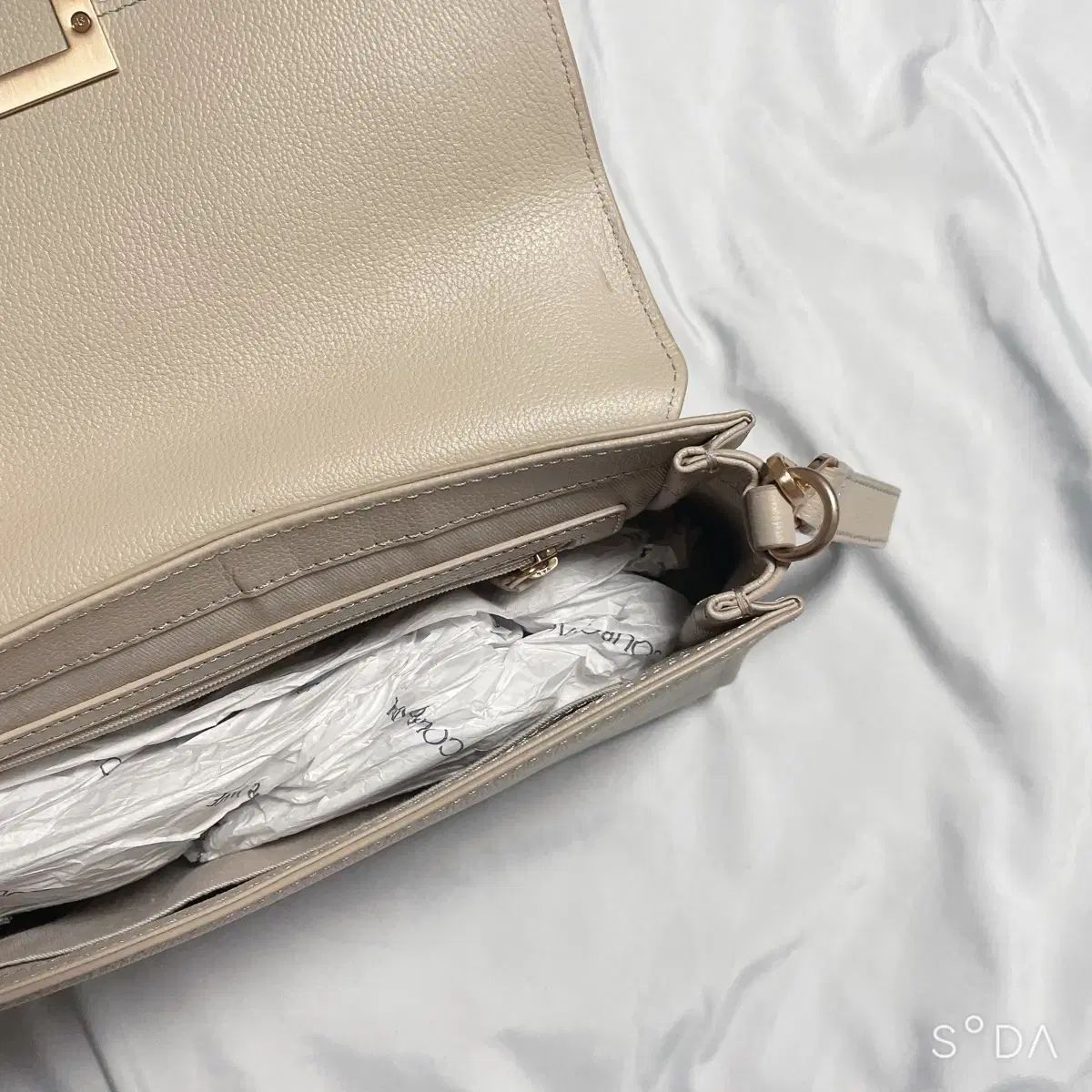 ベージュ クロスバック