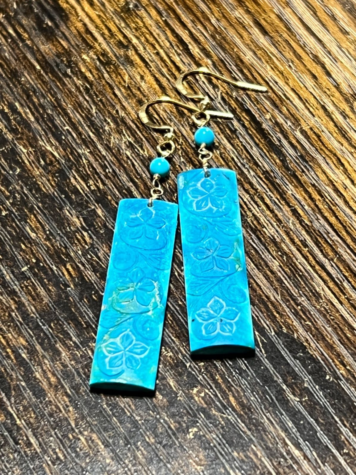 ターコイズ フラワーカービング ピアス 14kgf 14kgfブルージェード