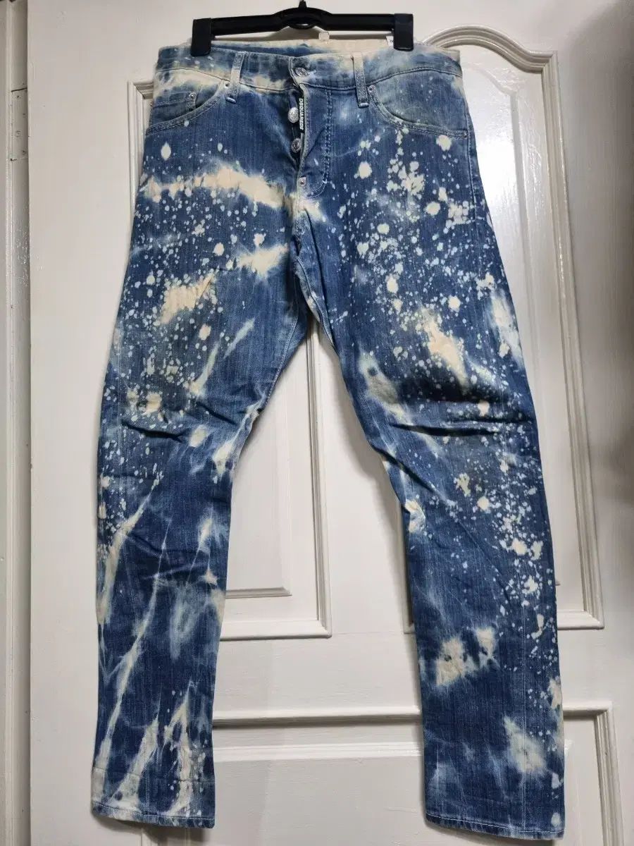 DSQUARED(ディースクエアード) ジーンズを販売しています