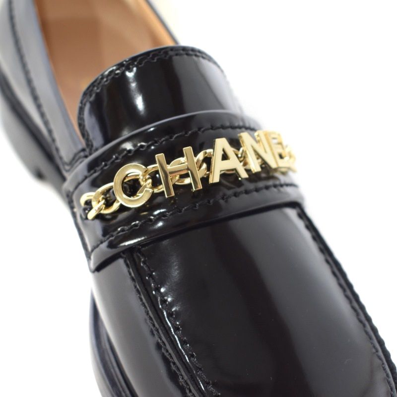 CHANEL ブラック エナメル ローファー37Ｃ シャネル CHANEL ロゴ ココマーク チェーン エナメル ローファー