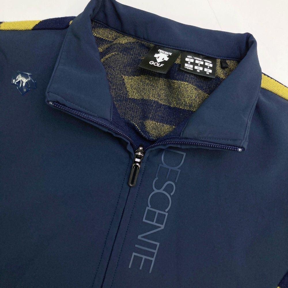 サイズ：M DESCENTE GOLF デサントゴルフ  切替 ジップジャケット 総柄 ネイビー系 [240101434582] ゴルフウェア メンズ ストスト サイズ：M DESCENTE GOLF デサントゴルフ 切替 ジップジャケット