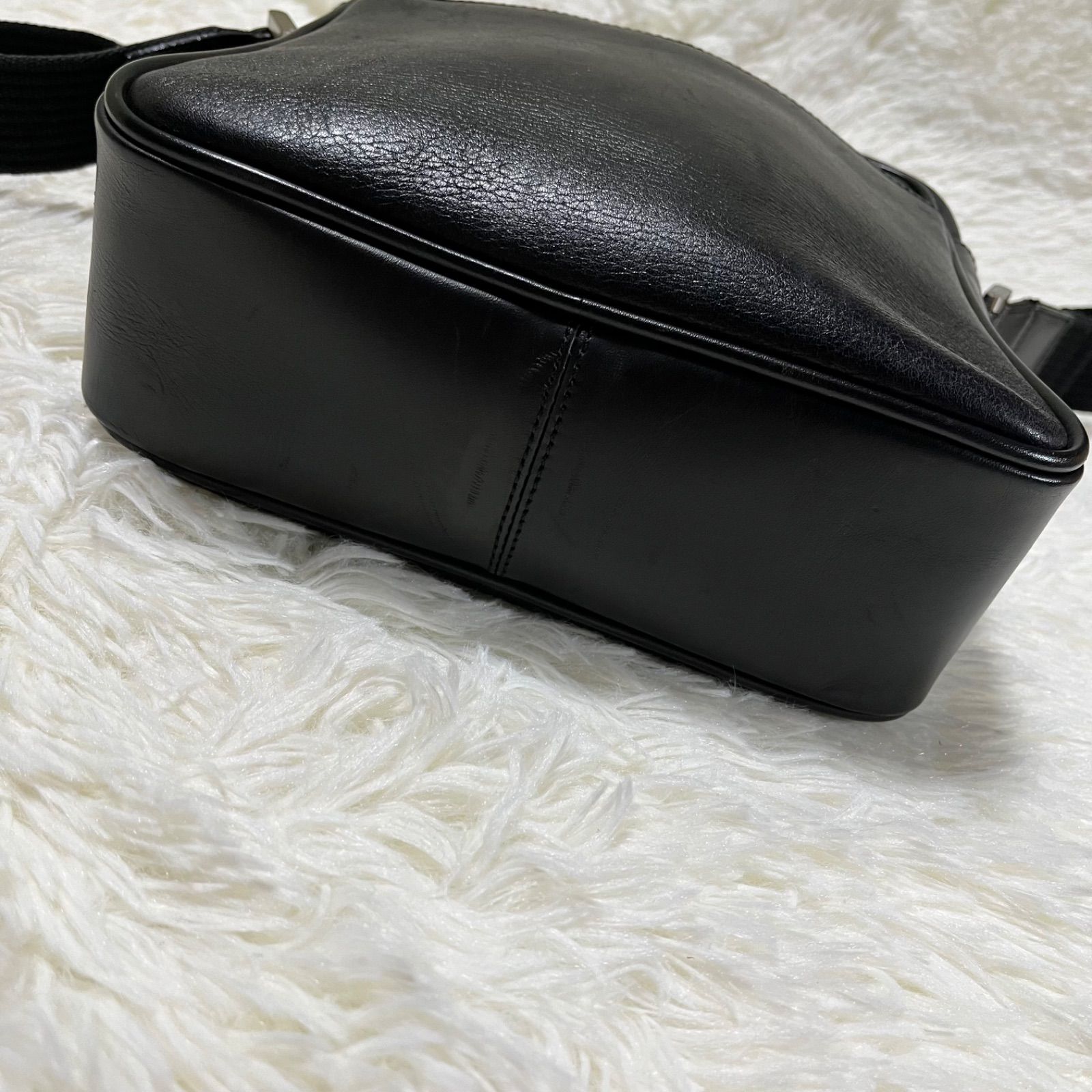 BURBERRY ノバチェック ショルダーバッグ オールレザー 本革 ブラック 
